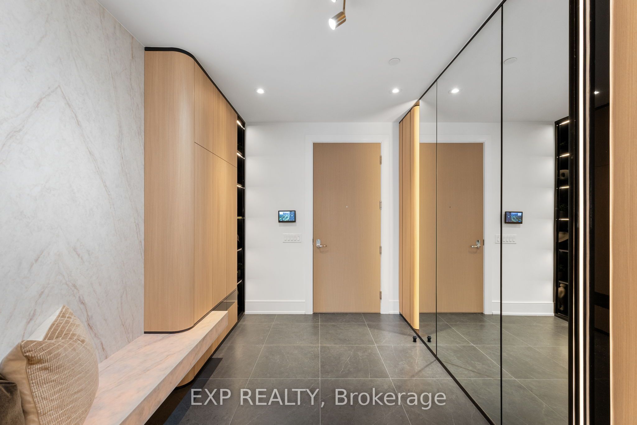 399 Royal Orchard Boulevard 418