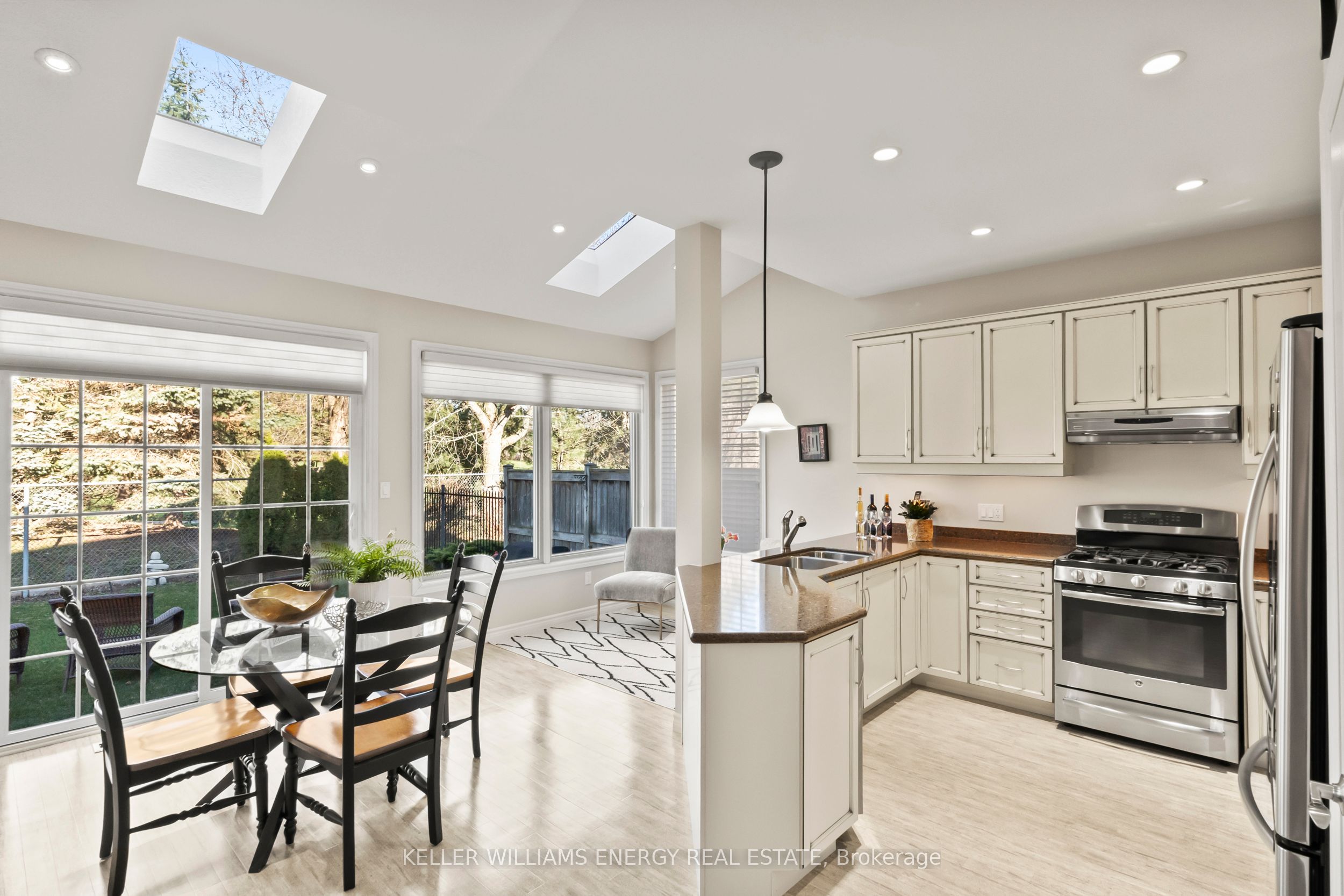 2258 Pindar Crescent