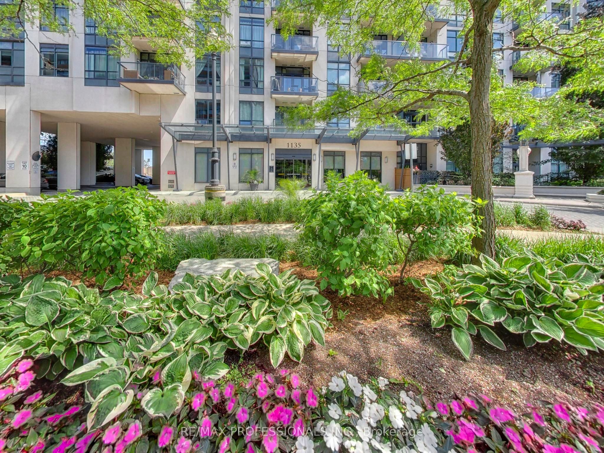 1135 Royal York Road 711