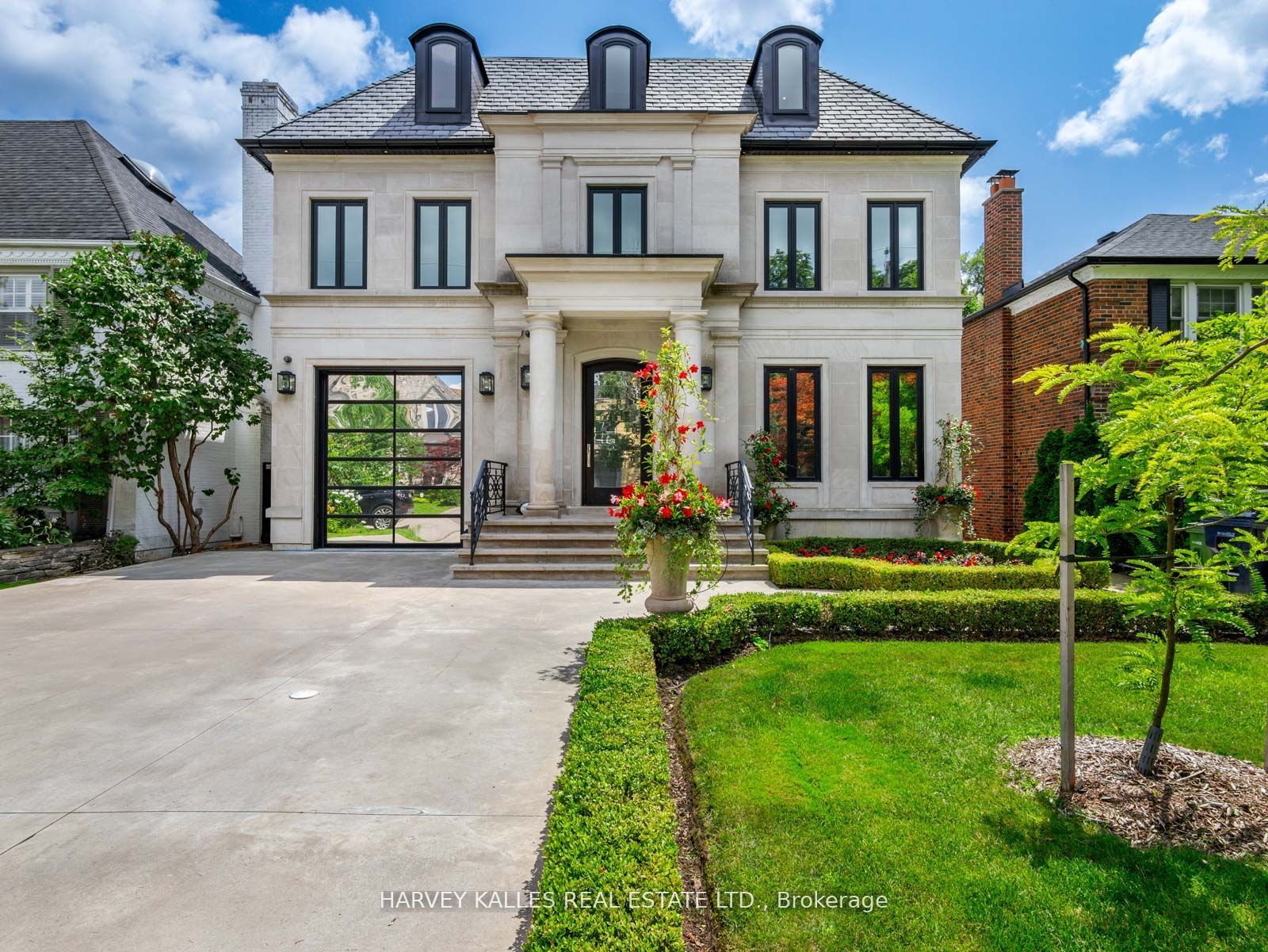 327 Cortleigh Boulevard