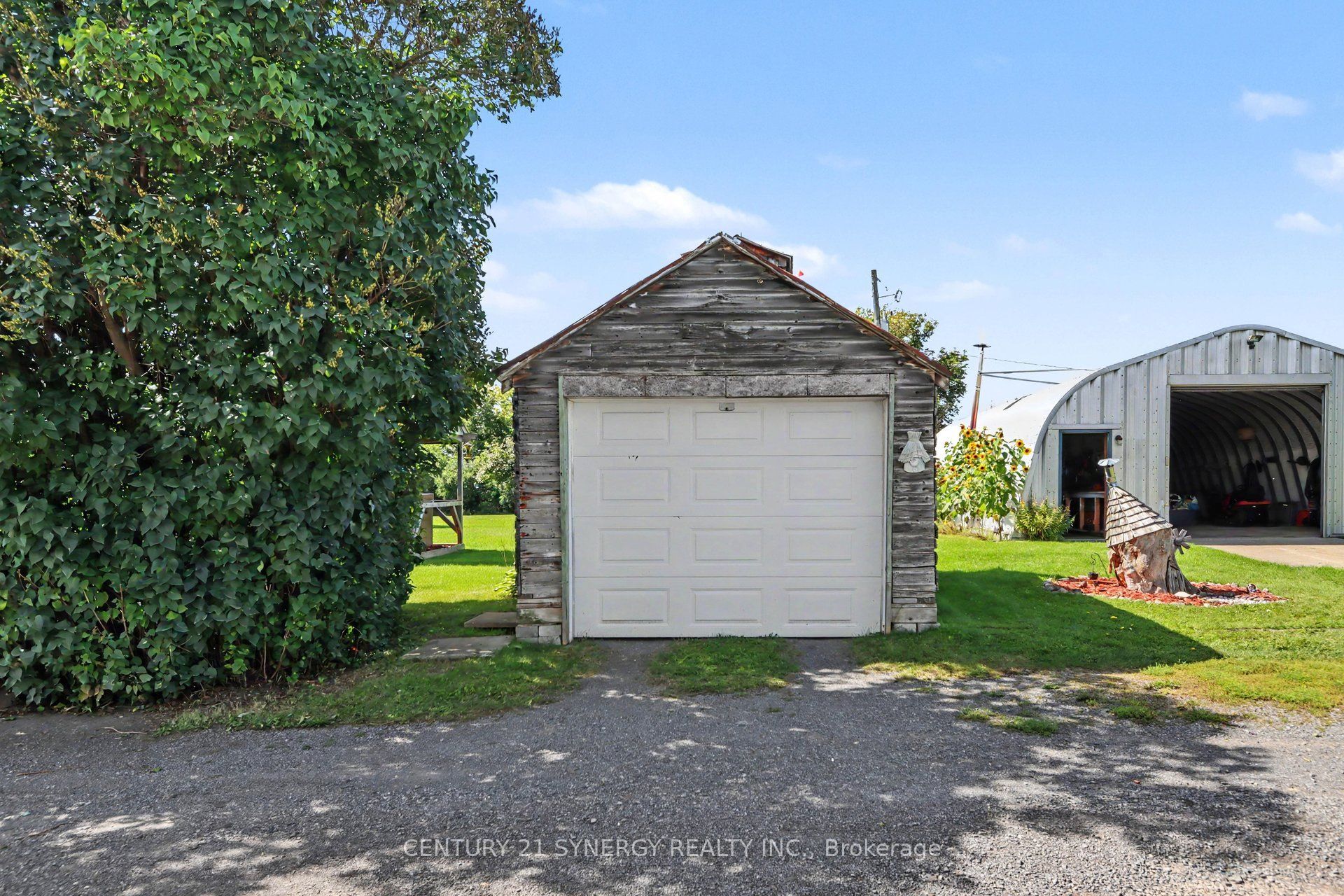 2452 Colonial Road