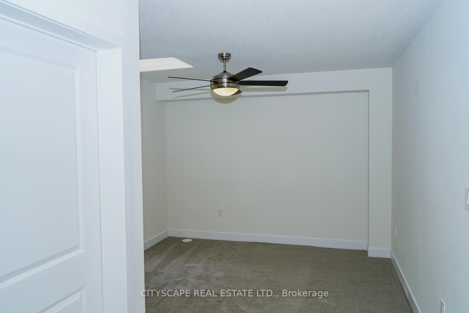 19 Lively Way