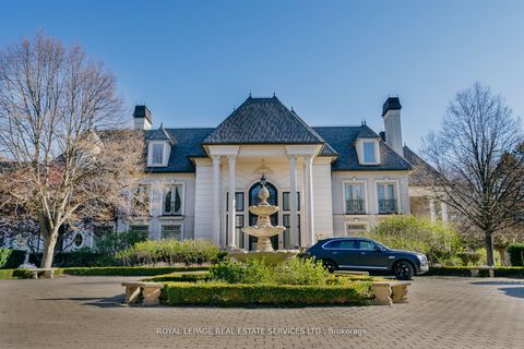 2215 Doulton Drive Mississauga ON L5H 3M2