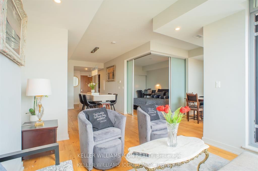 101 Queen Street 1105