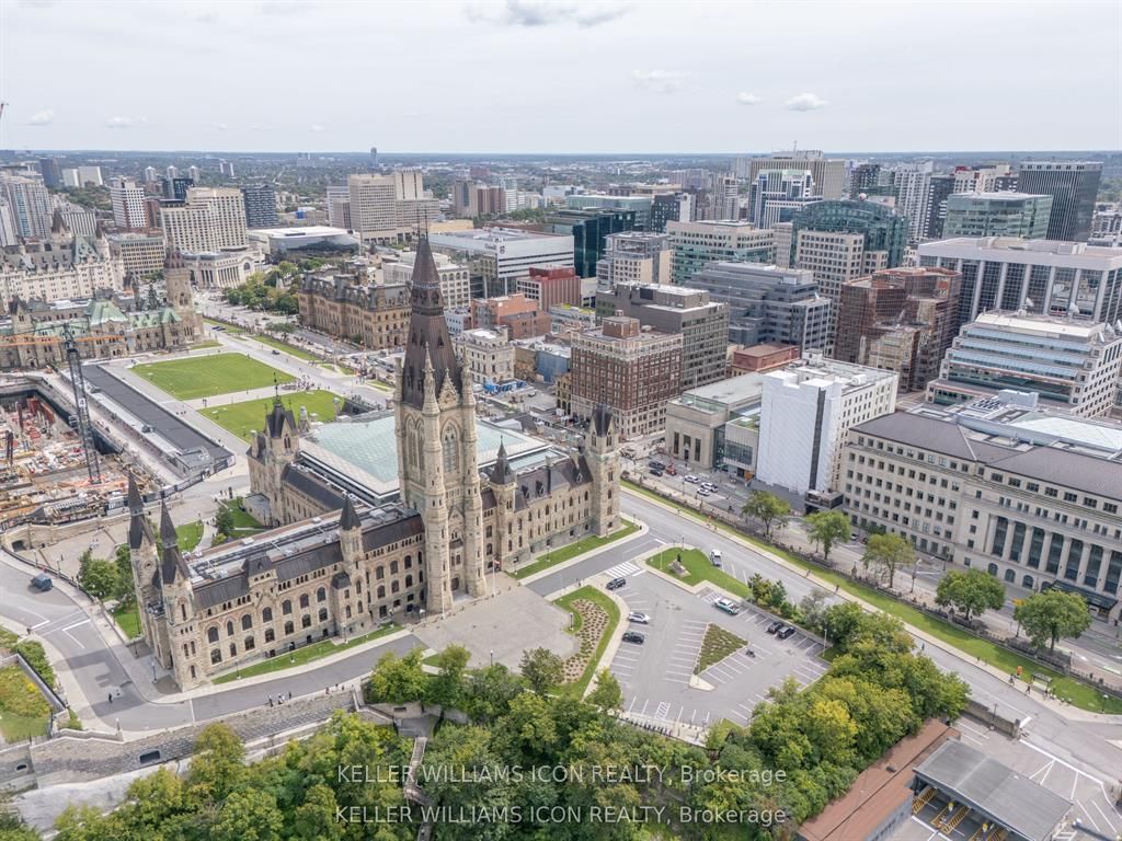 101 Queen Street 1105