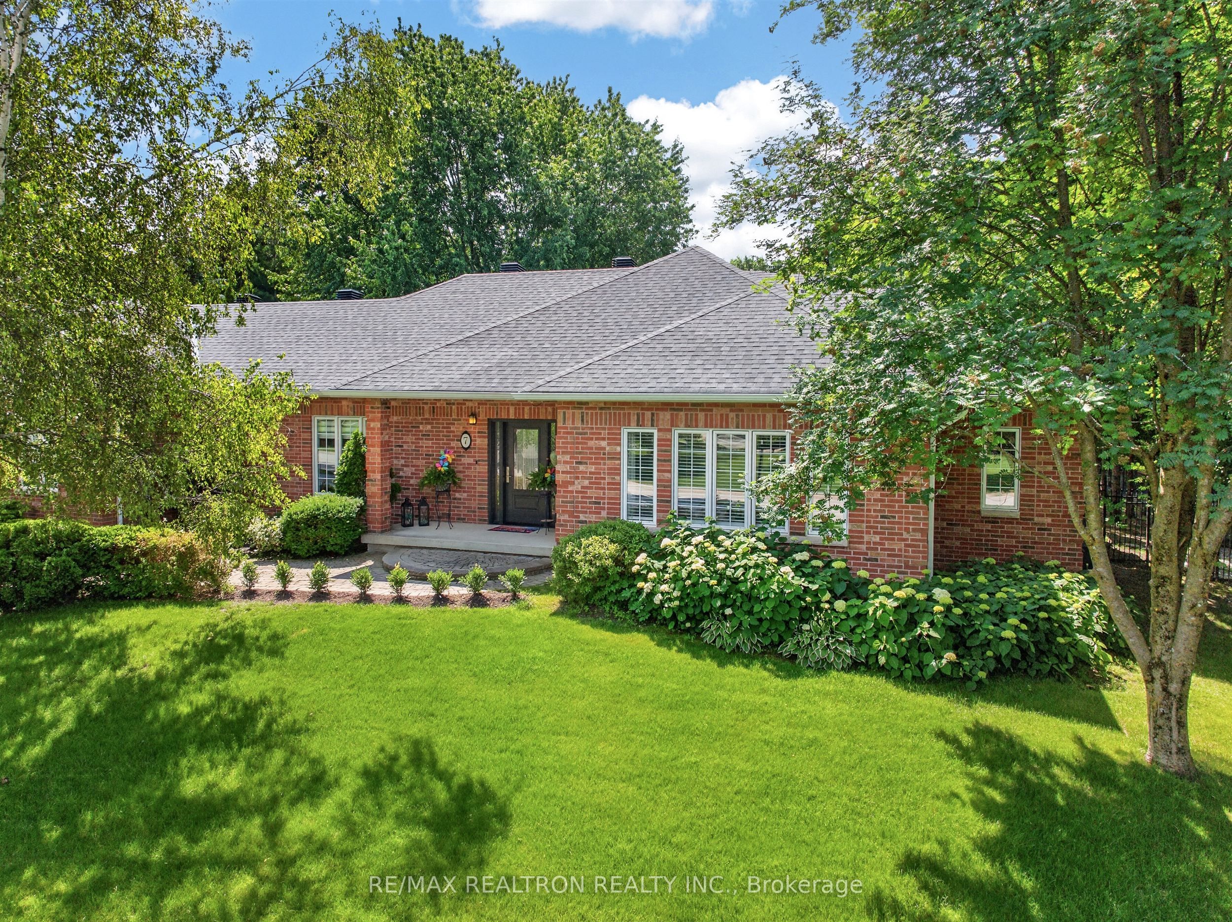 7 Maplehyrn Avenue
