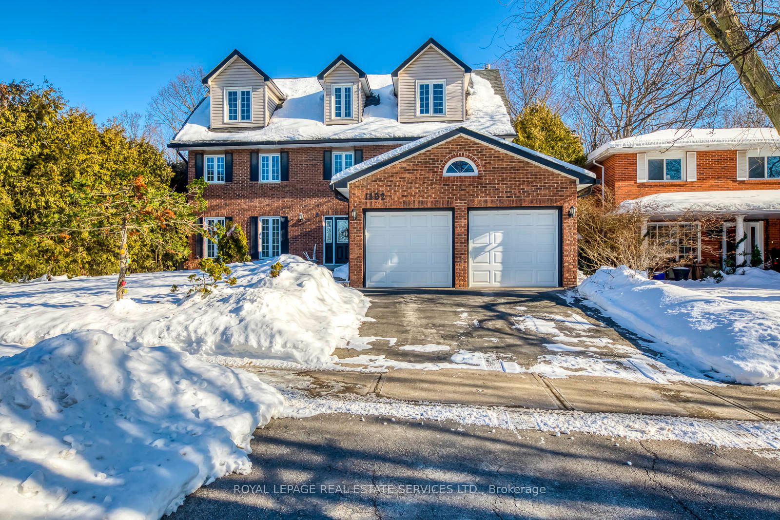 1462 Grand Boulevard