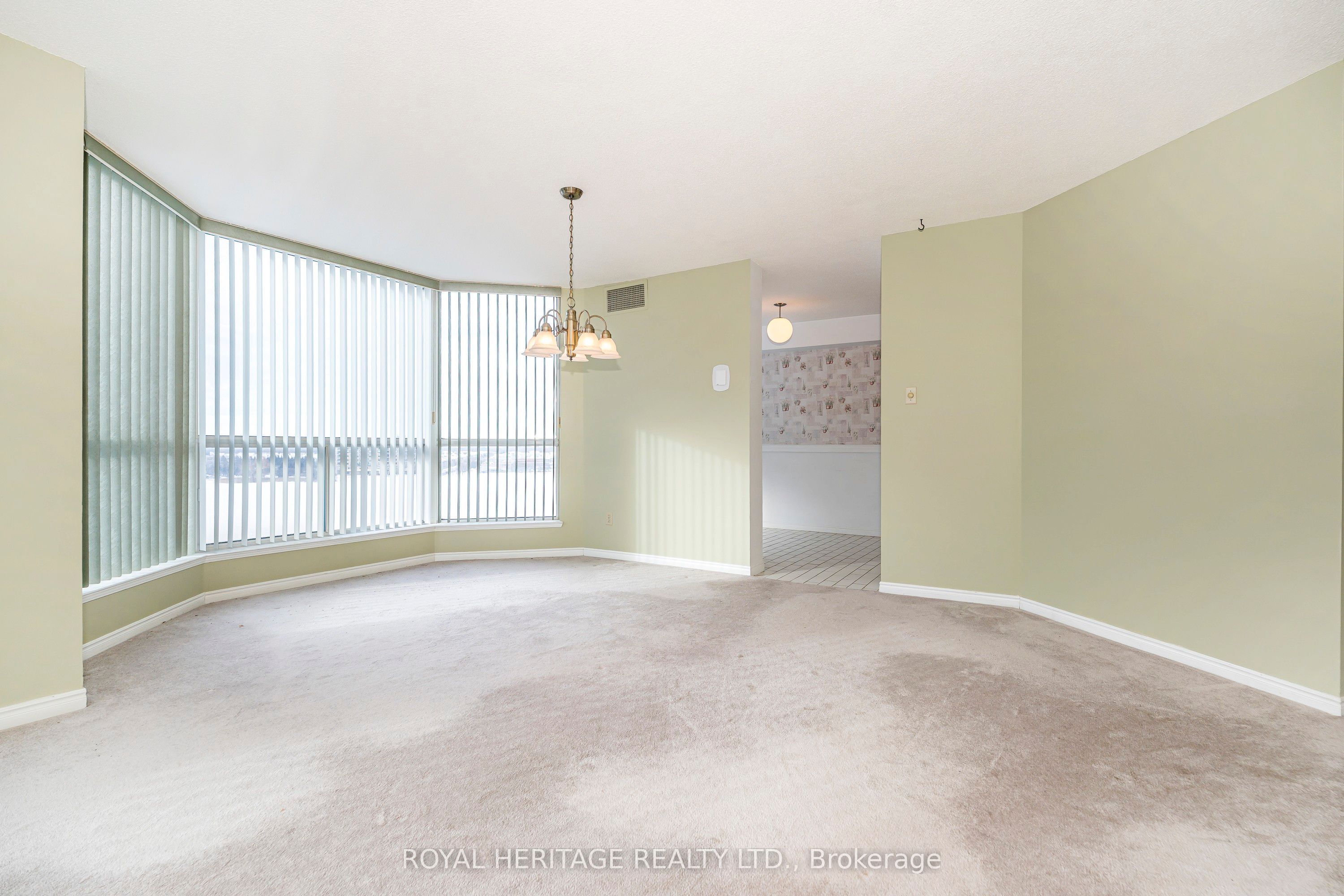 360 Watson Street W 901