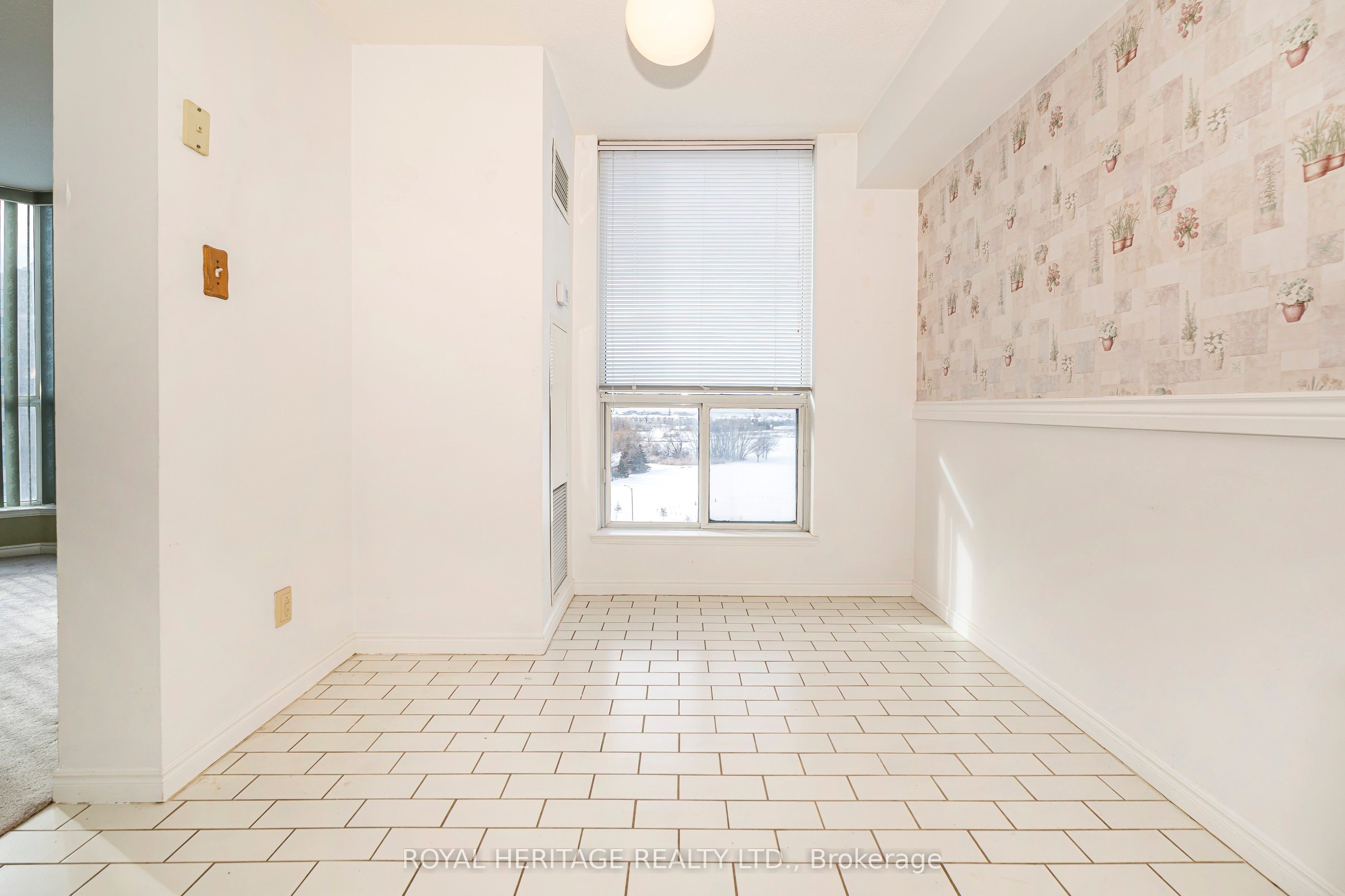 360 Watson Street W 901