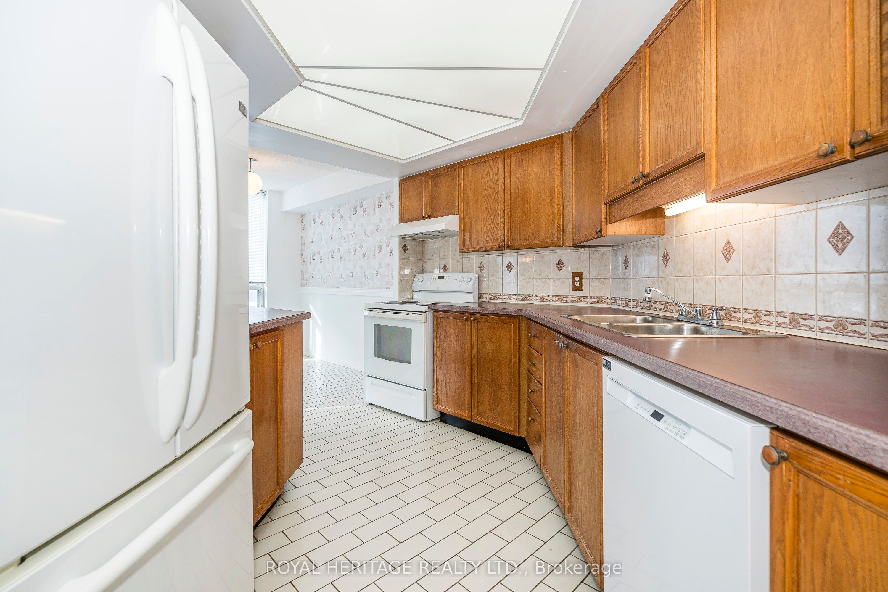 360 Watson Street W 901