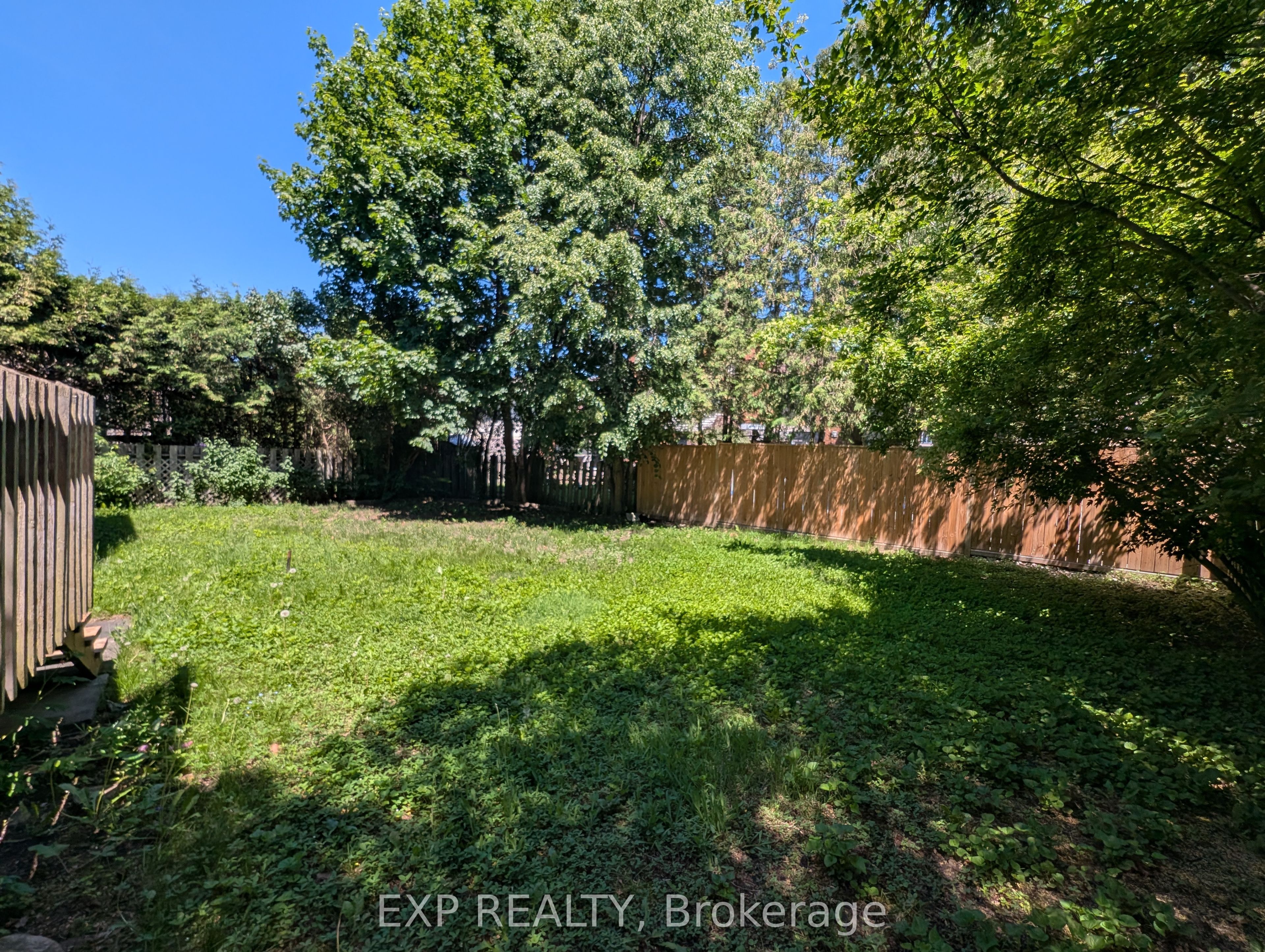 2 Thiessen Crescent