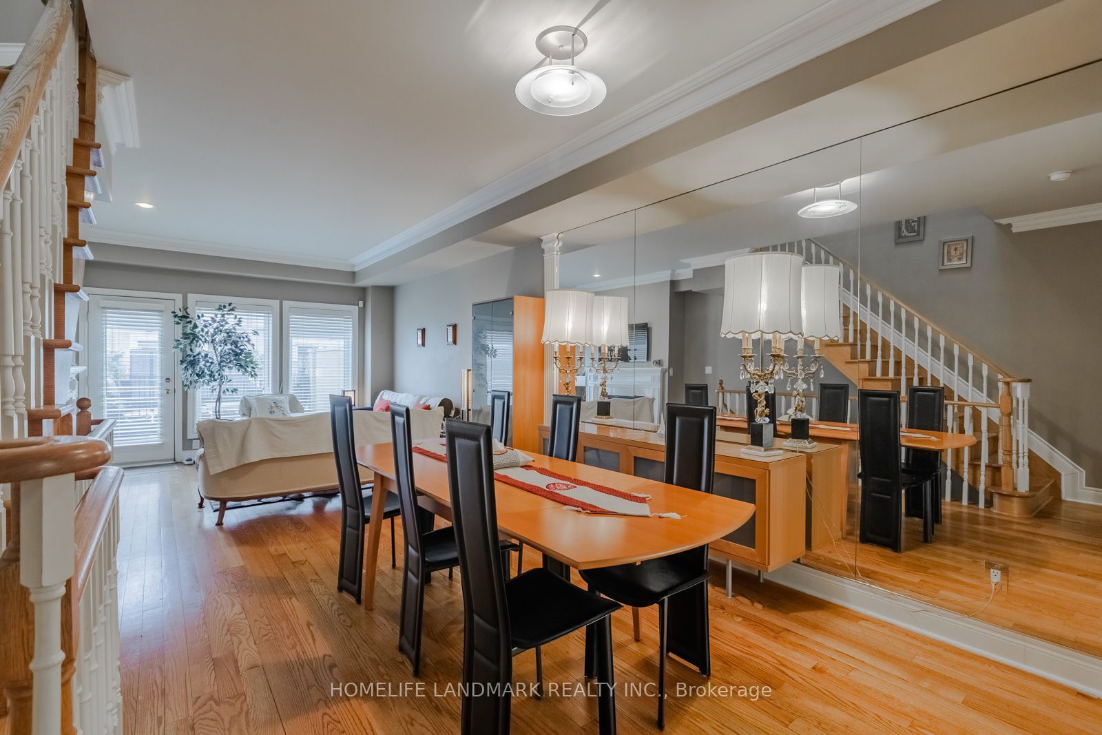 2283 Lake Shore Boulevard W B