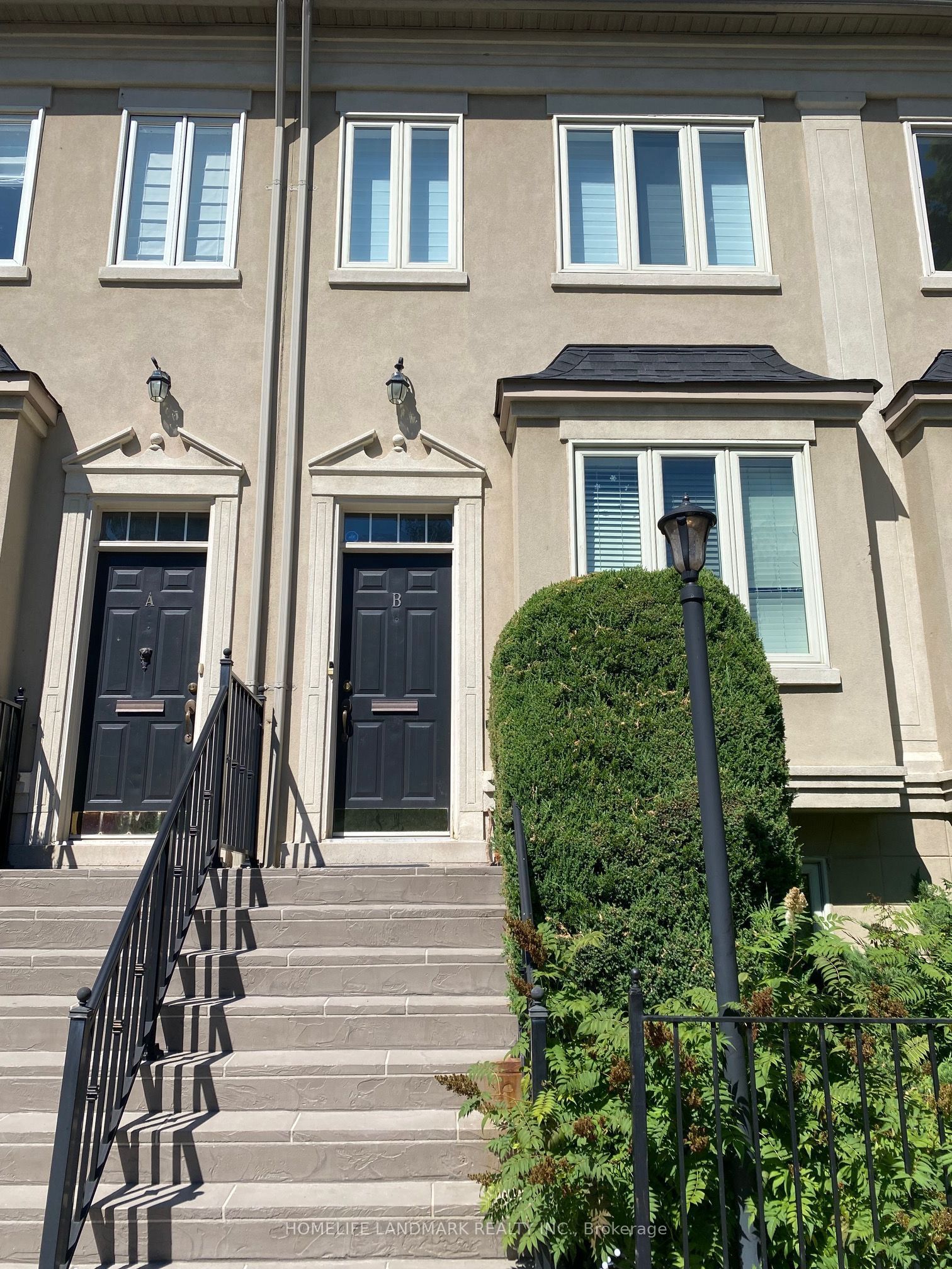 2283 Lake Shore Boulevard W B