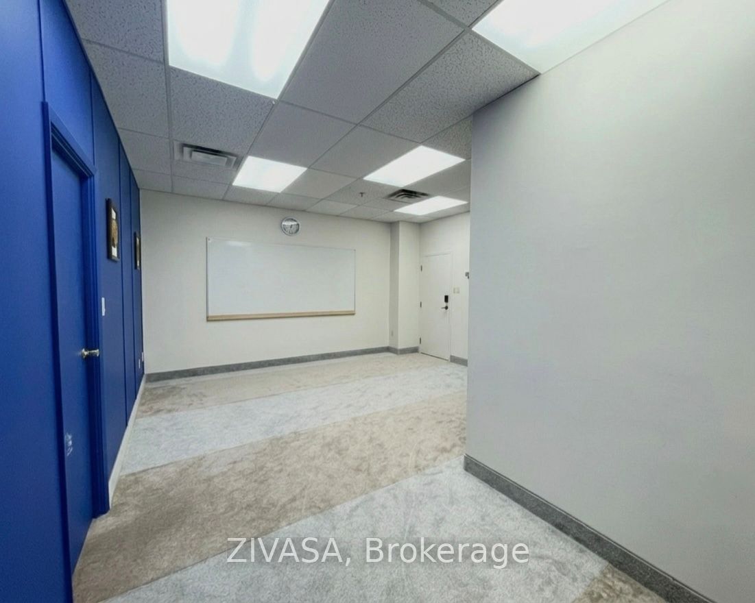 50 Steeles Ave Avenue E 212