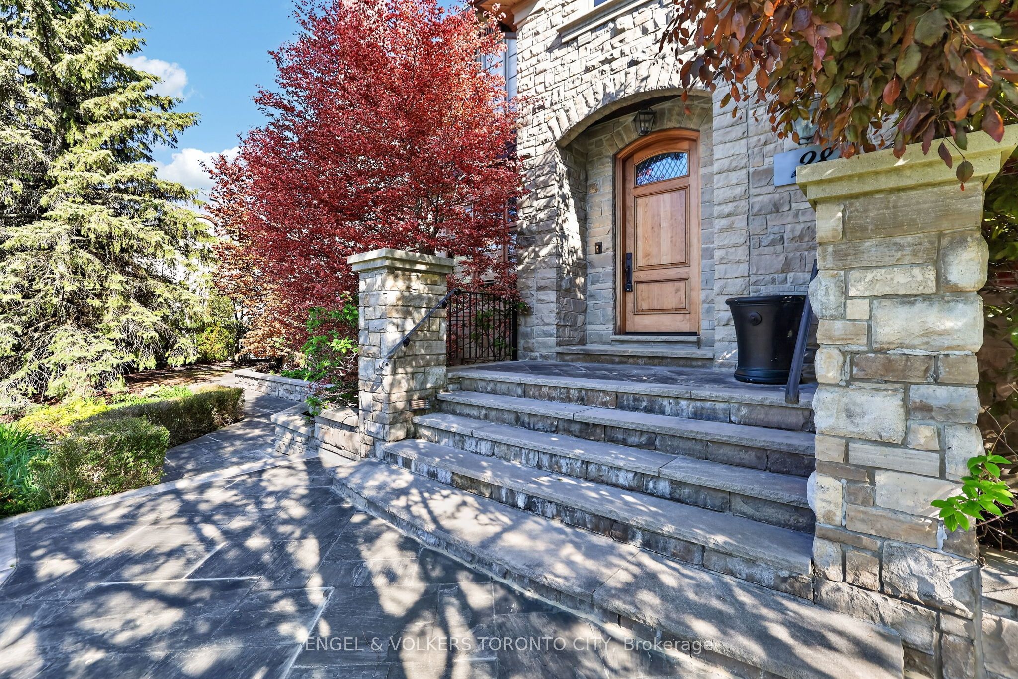 28 Long Hill Drive