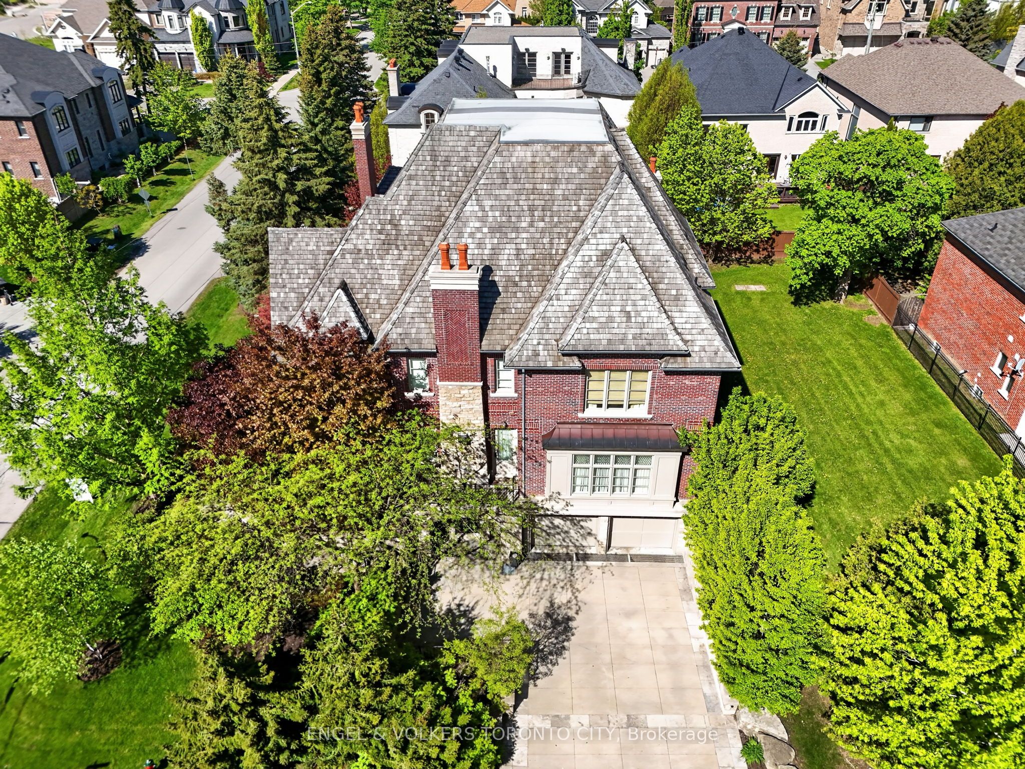 28 Long Hill Drive
