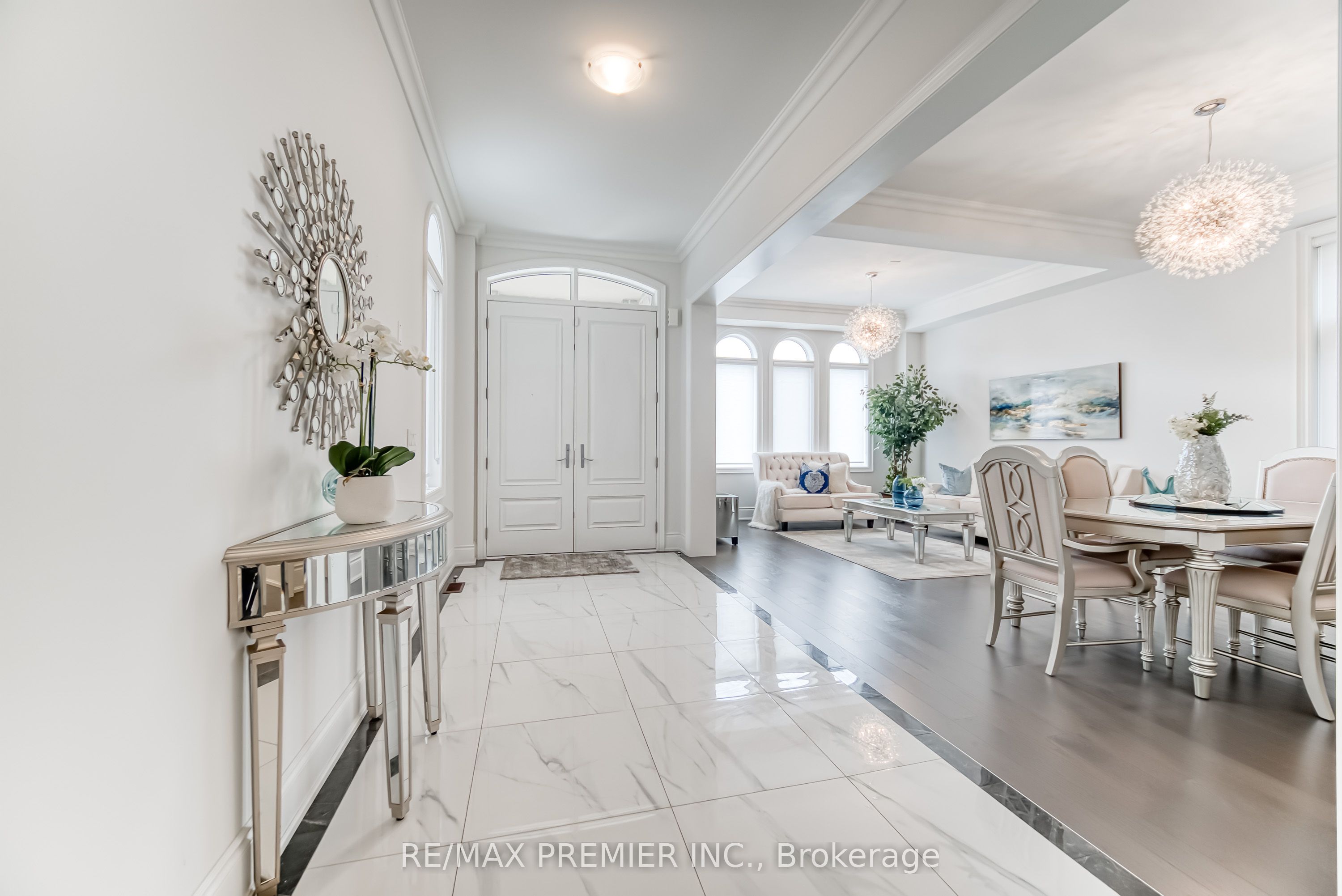 101 Appleyard Avenue