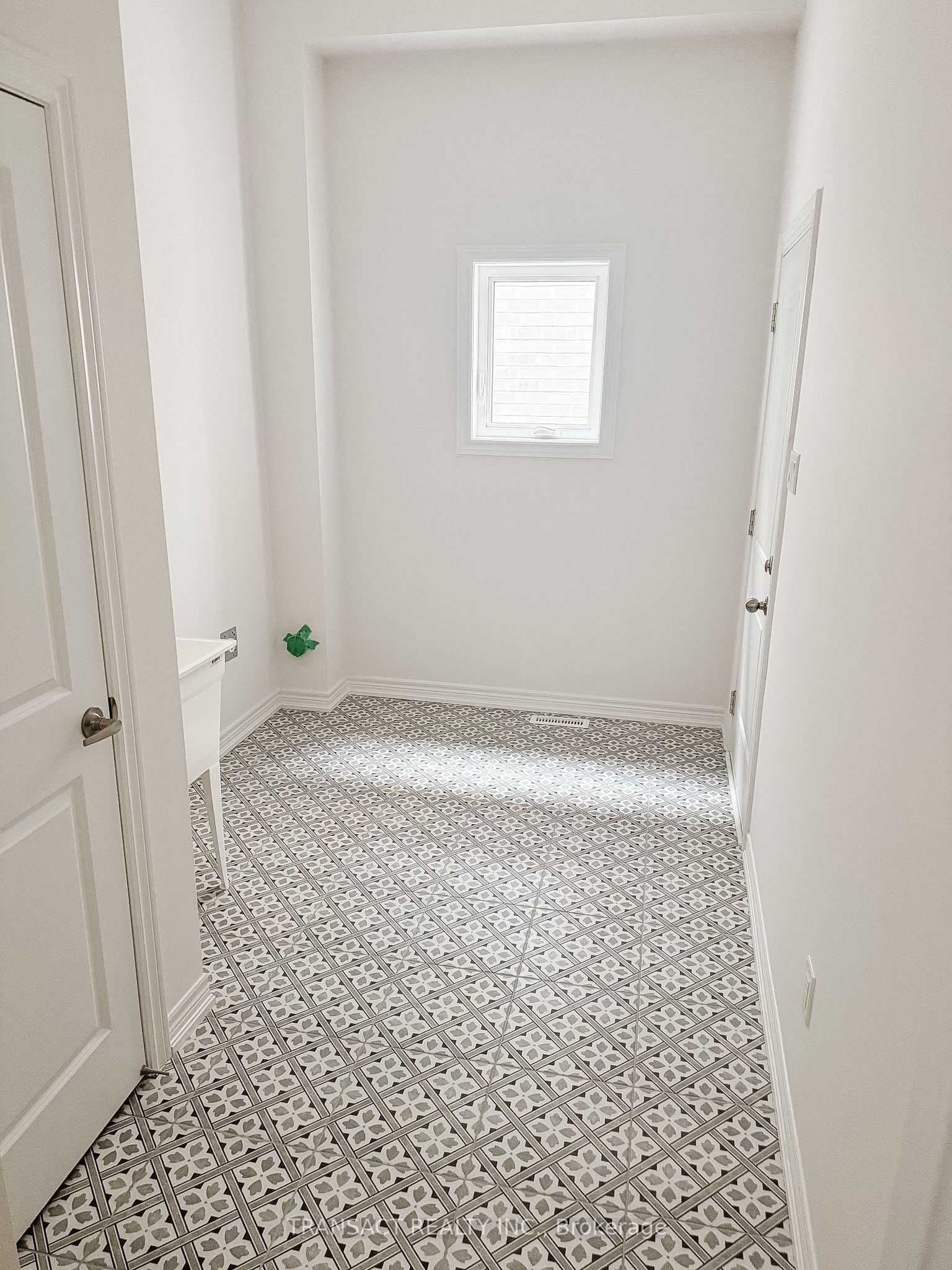 30 Baycroft Boulevard