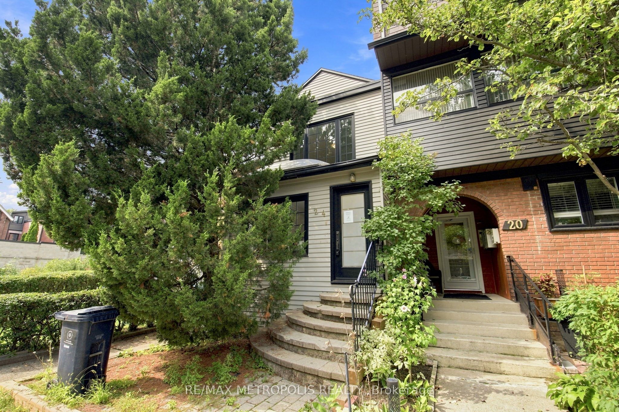 24 Marion Street
