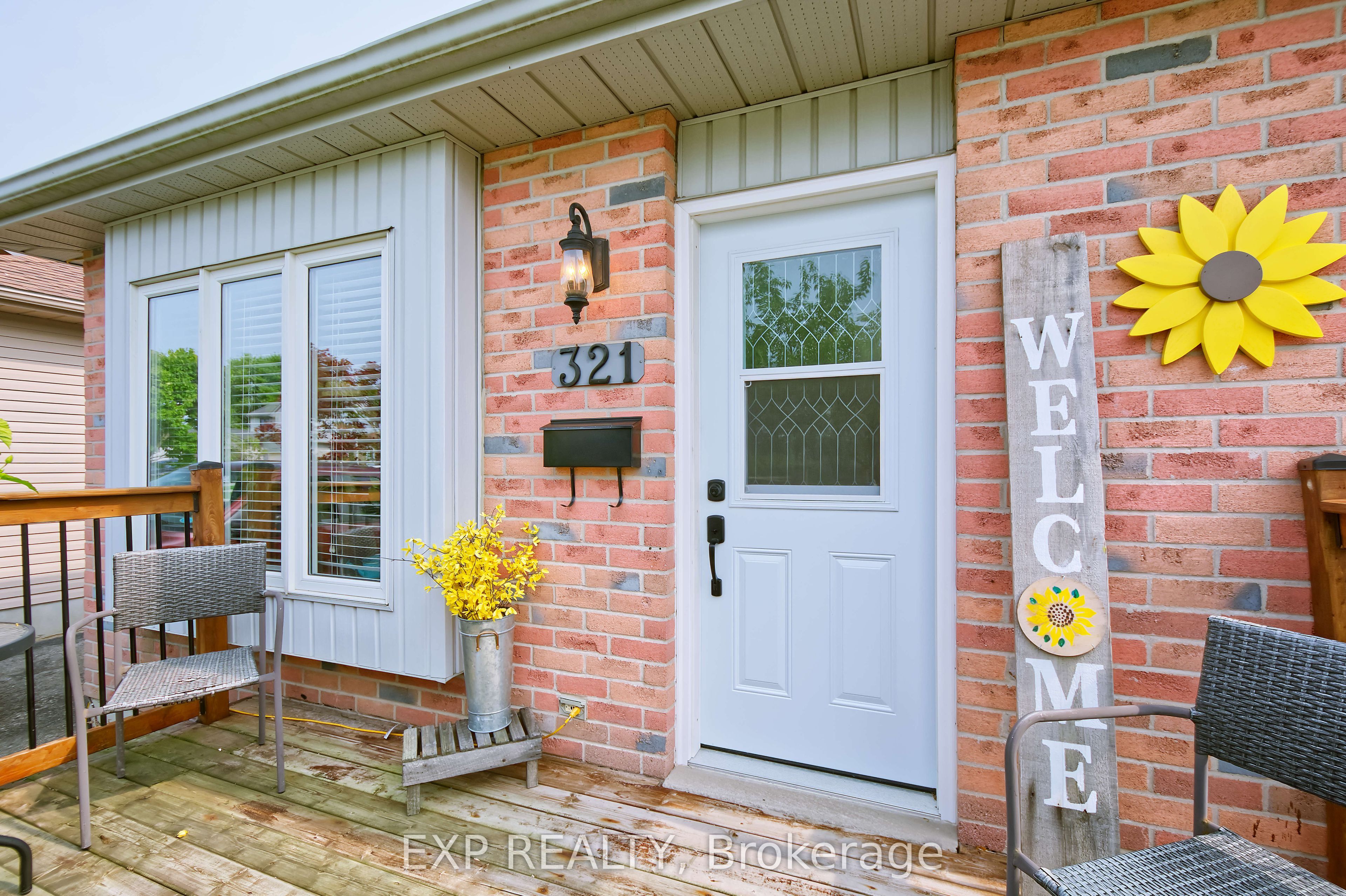 321 Simpson Crescent