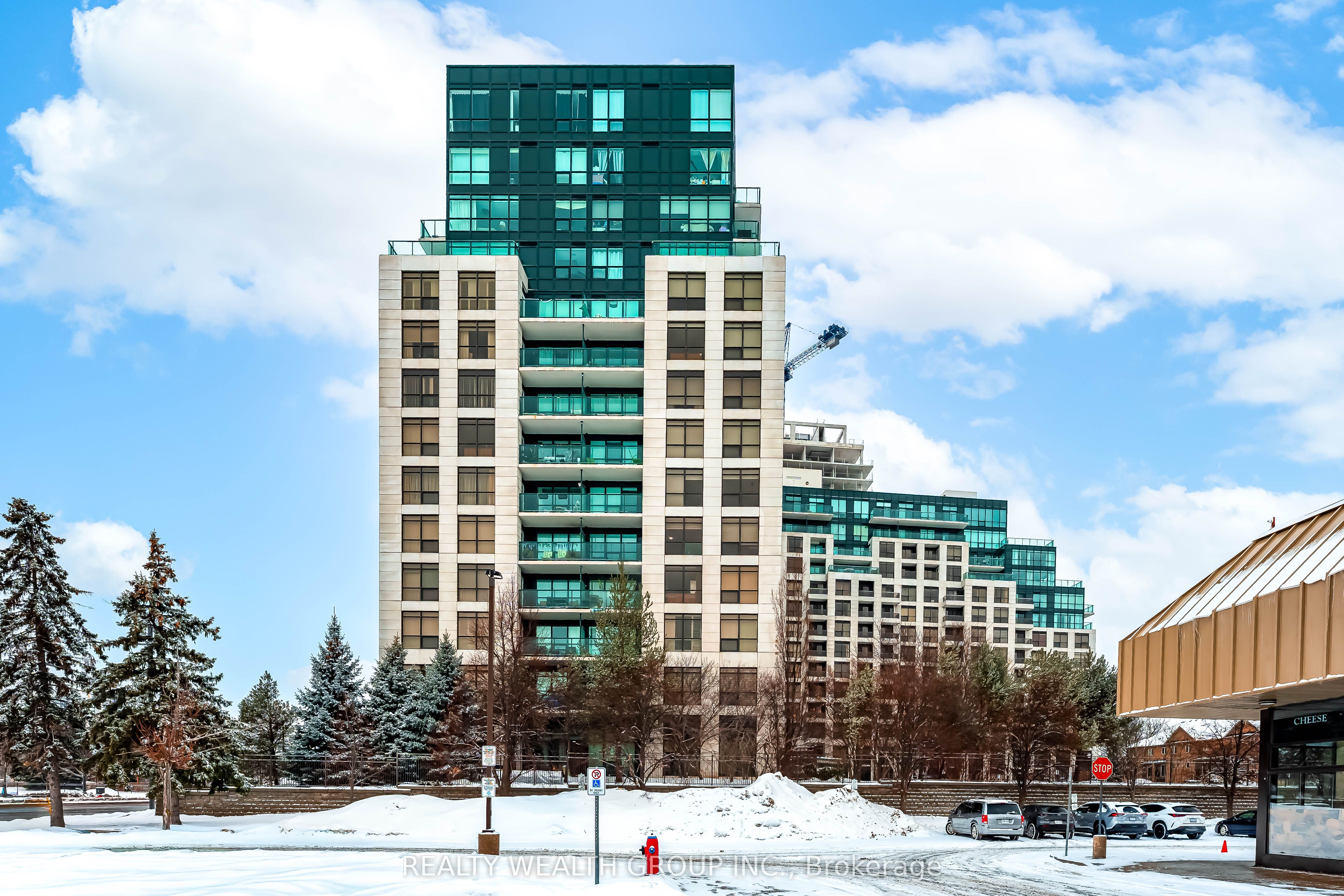 18 Harding Boulevard W 108