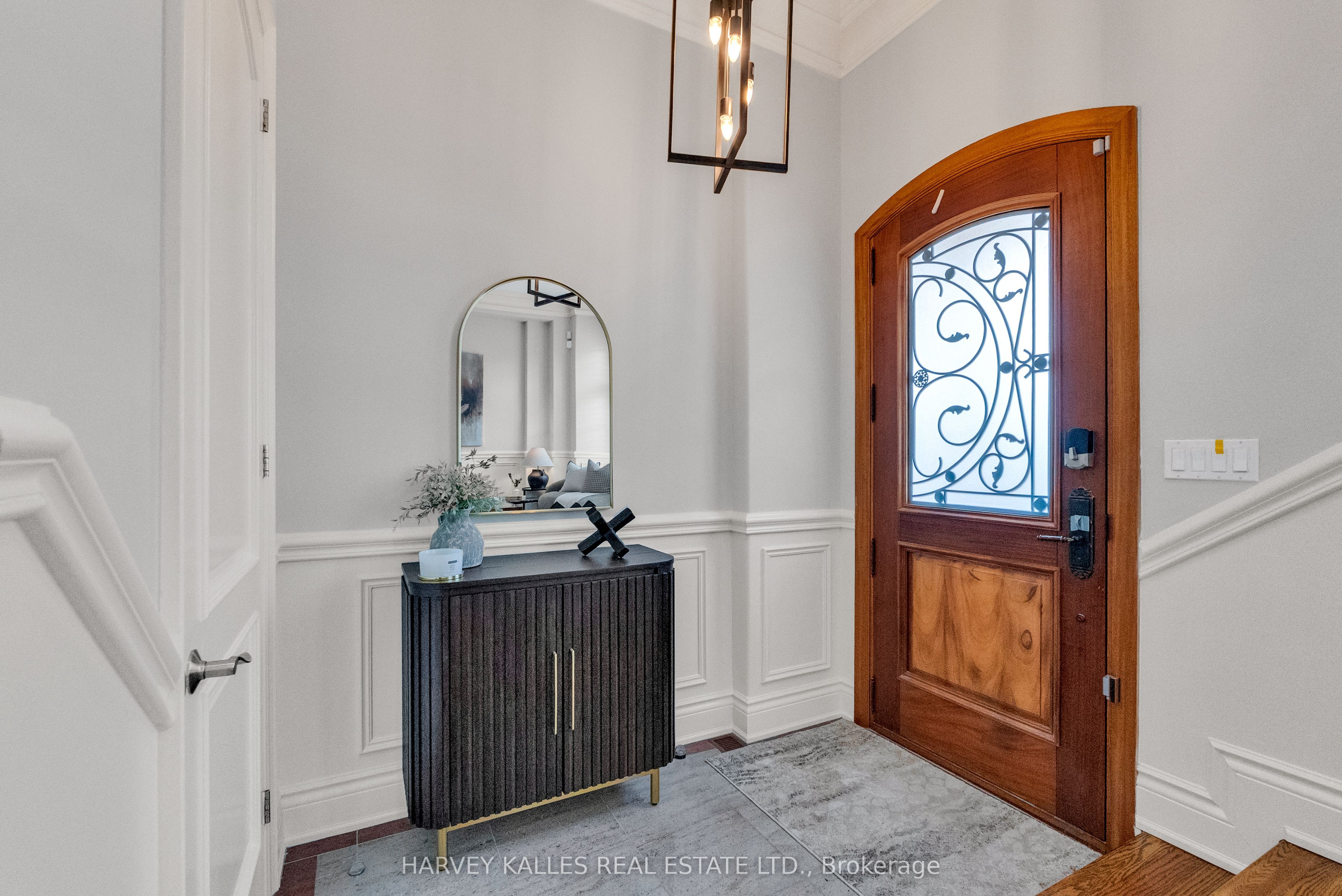 168 Roe Avenue