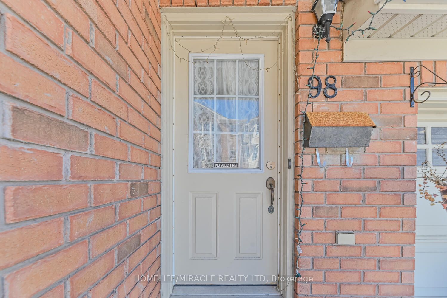 1128 Dundas Street W 98