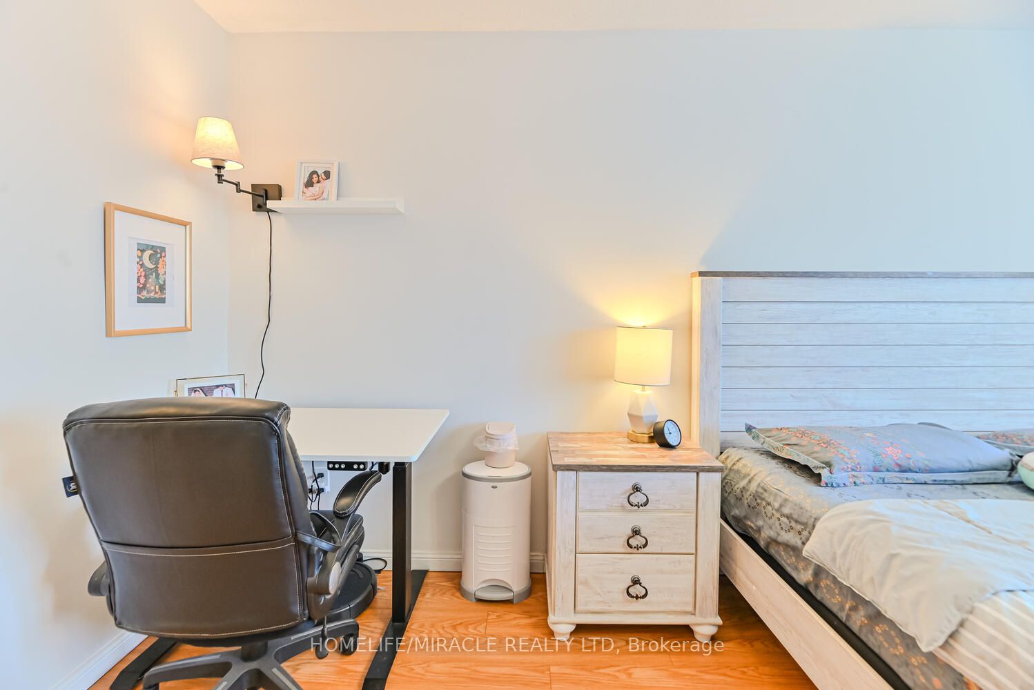 1128 Dundas Street W 98