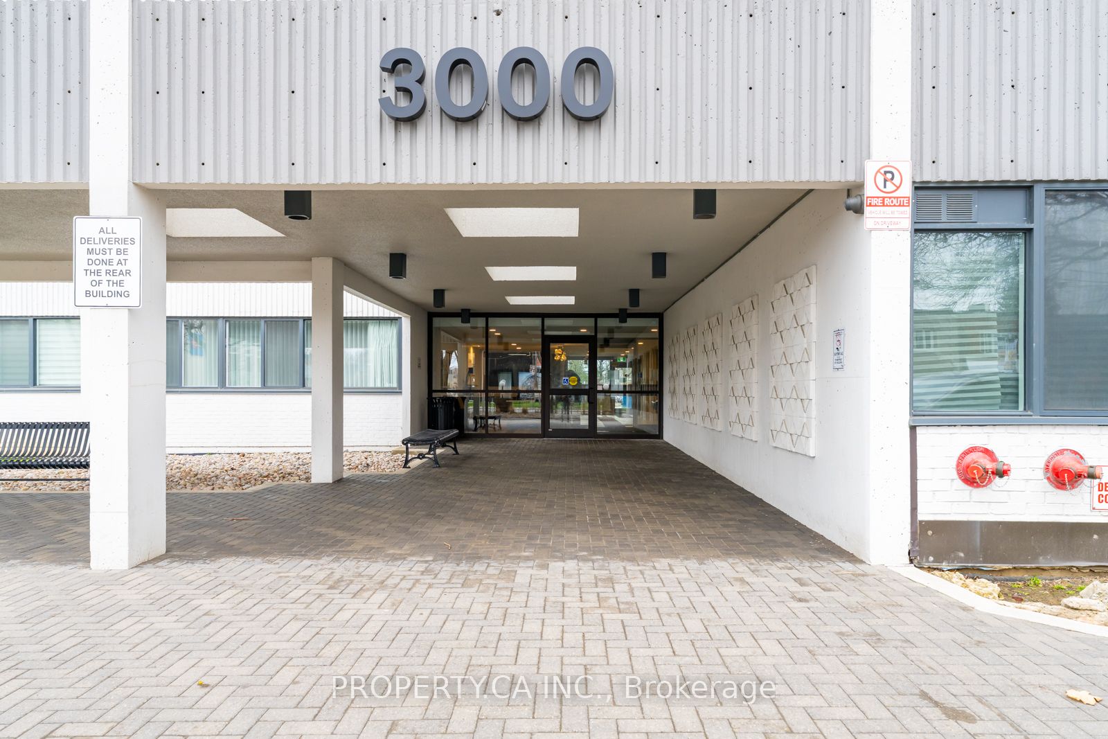 3000 Bathurst Street 802