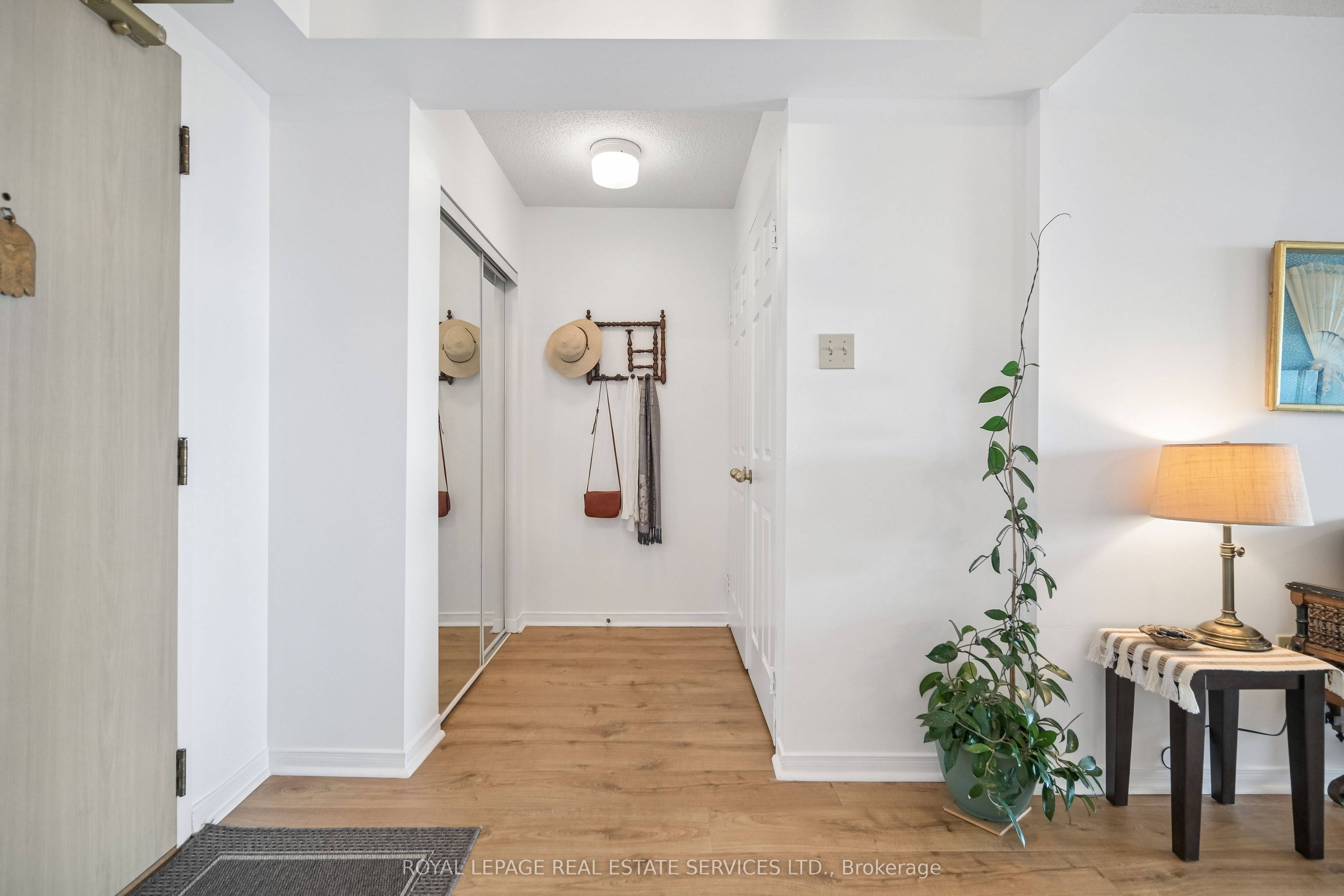 2155 Burnhamthorpe Road 1211