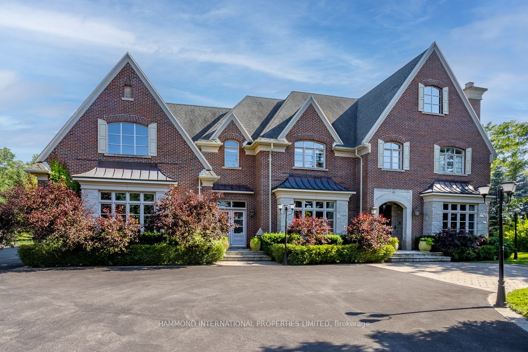 851 Woodland Acres Crescent