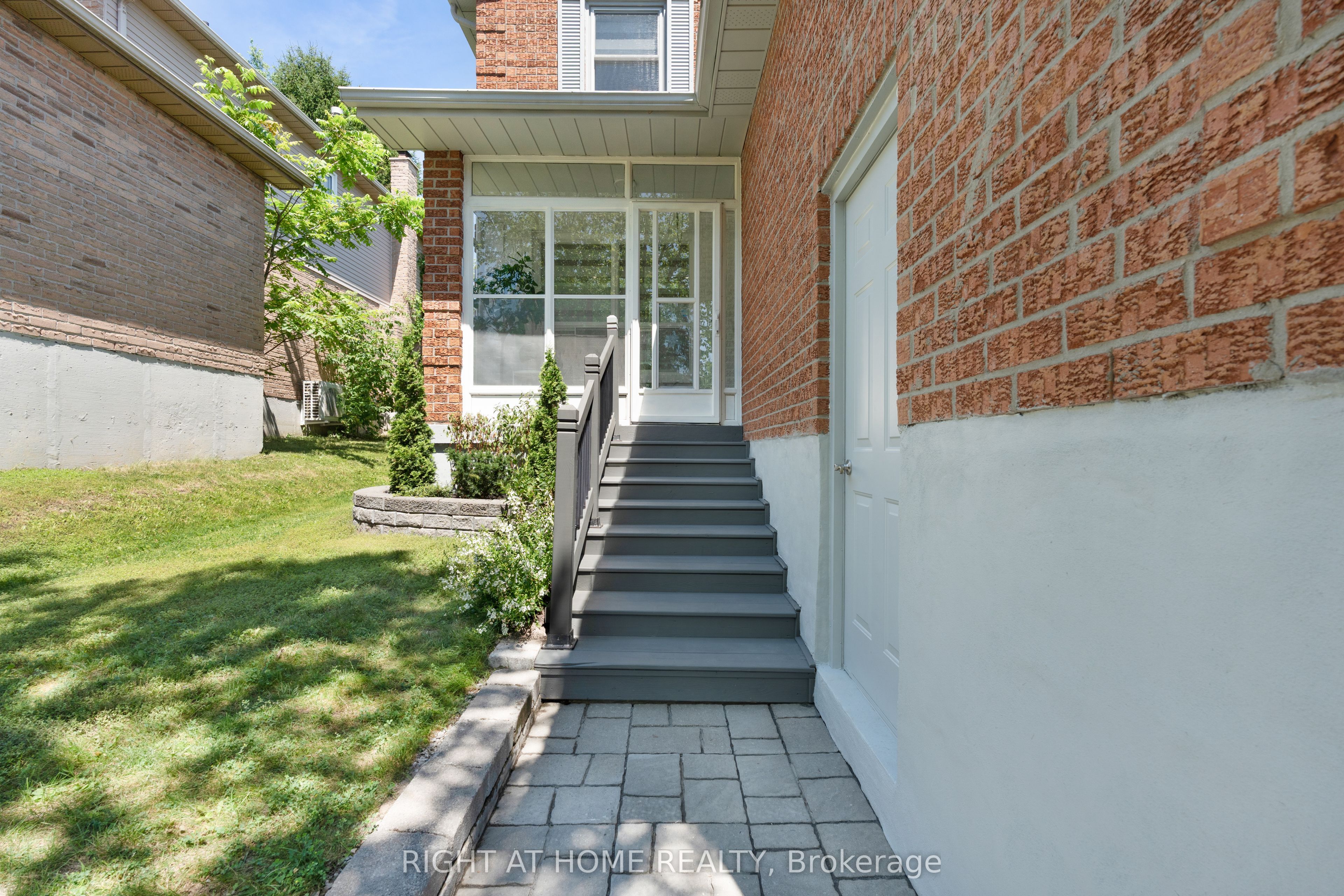 229 Billings Crescent