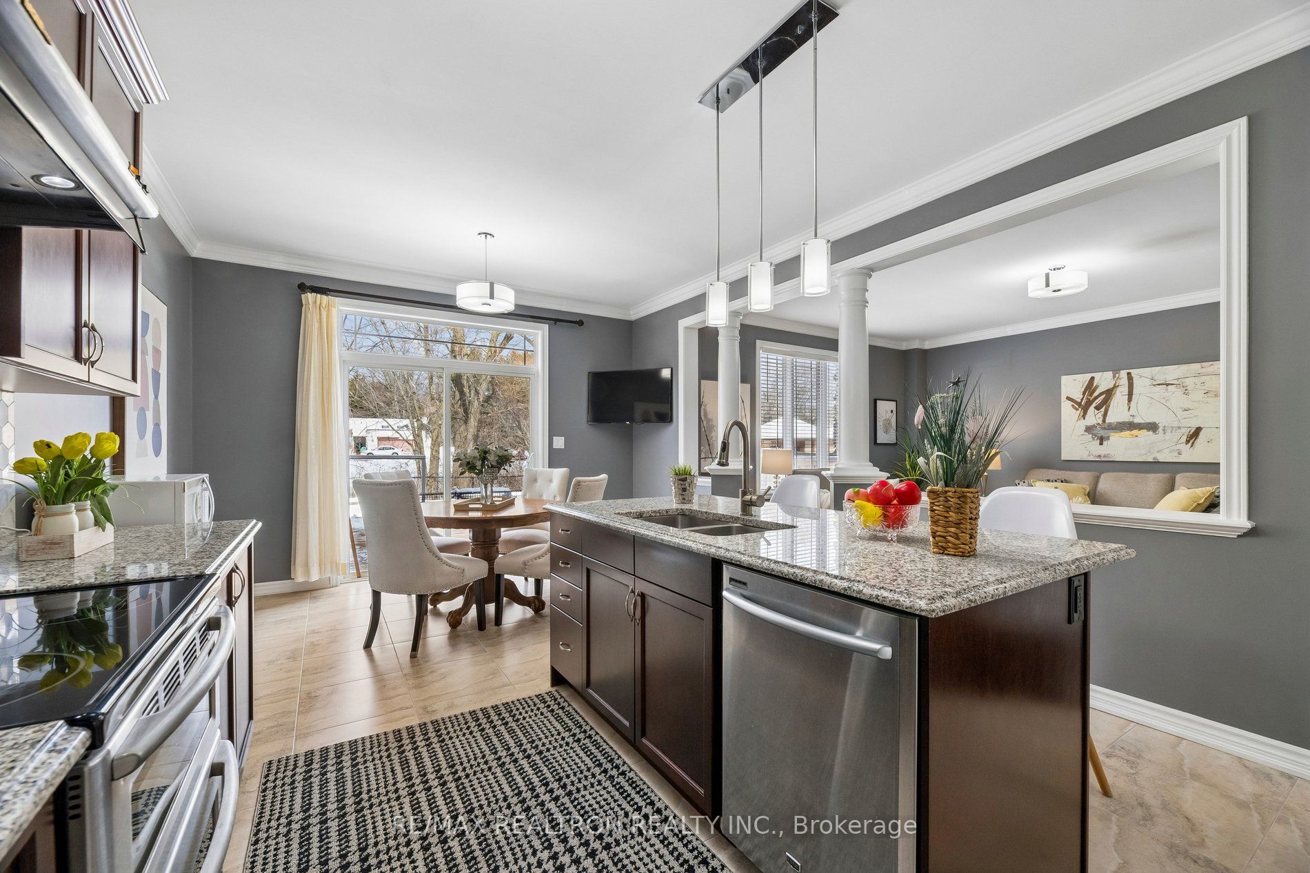 12 Promenade Drive