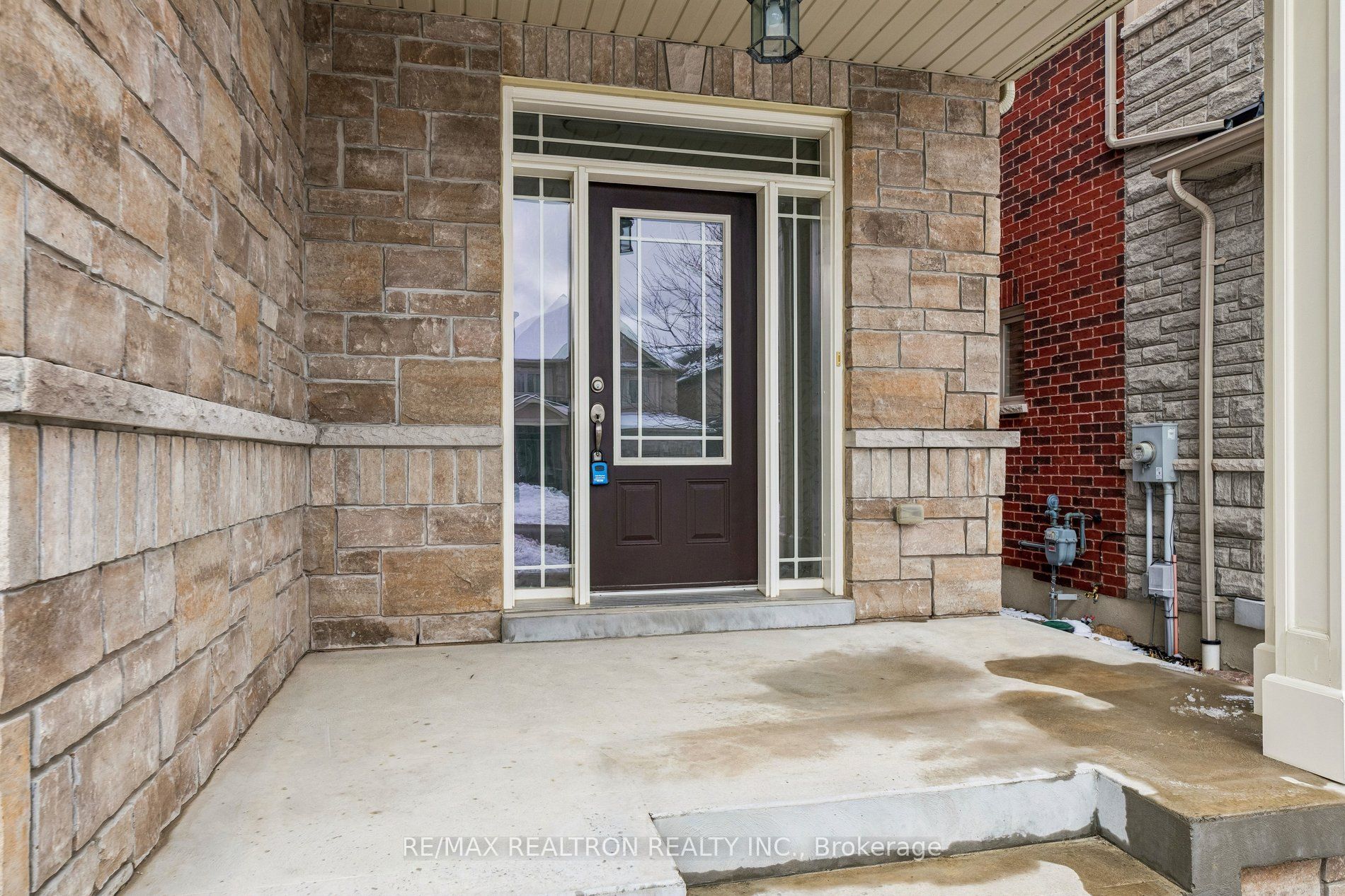 12 Promenade Drive