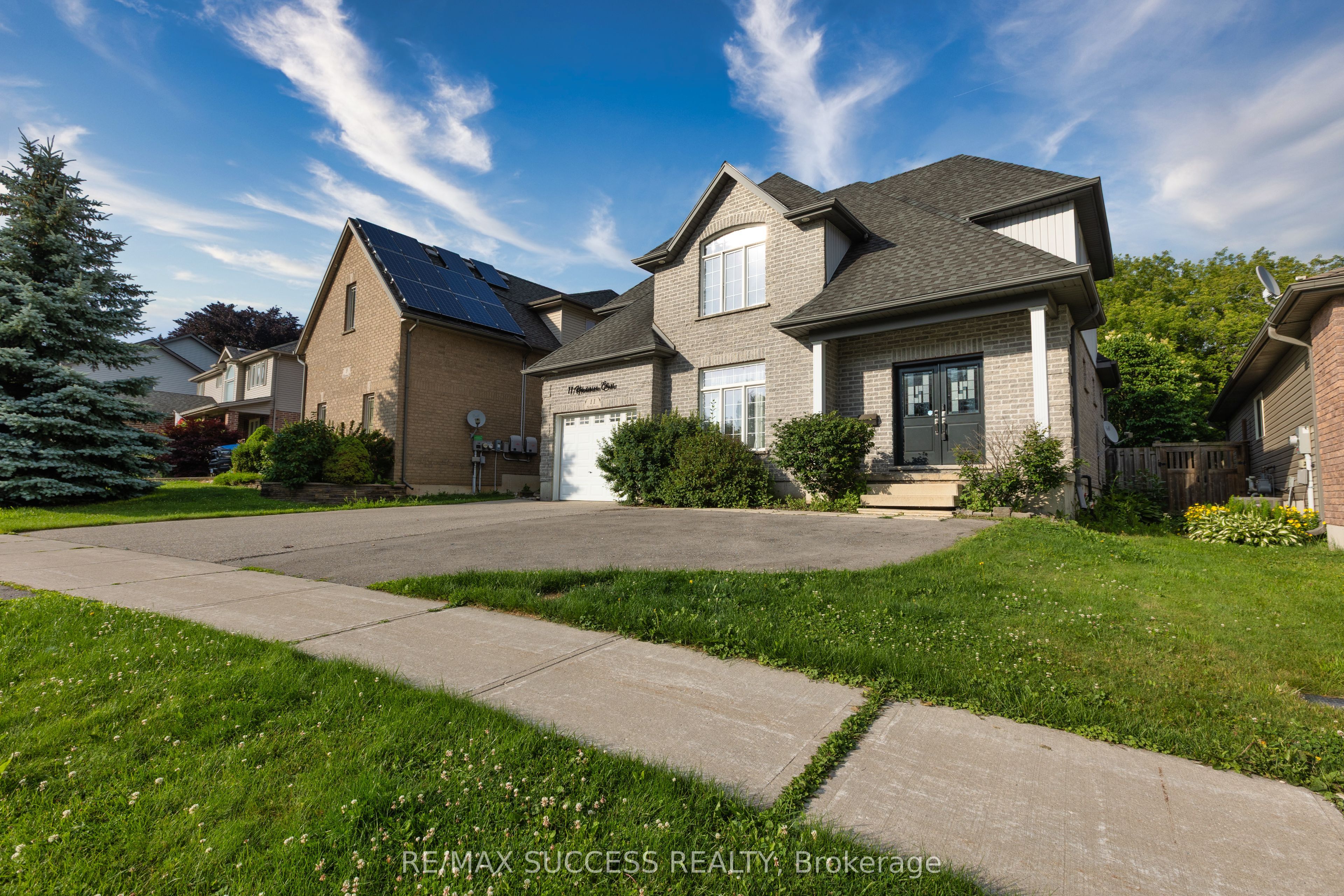 11 Henderson Court