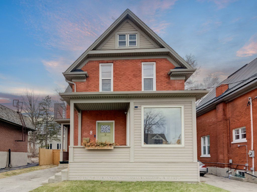 8 Spring Street E