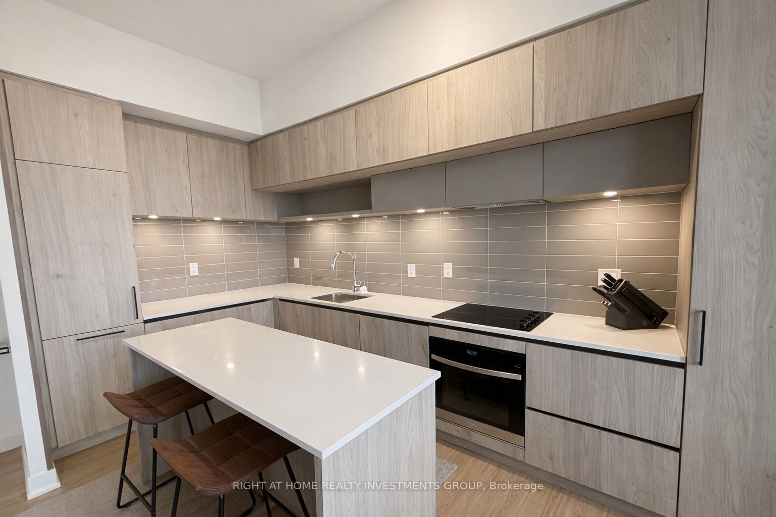 5 Steckley House Lane 714