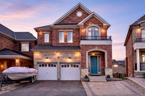 22 Walter Tunny Crescent East Gwillimbury ON L9N 0R4