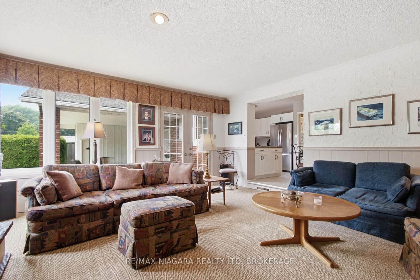 82 Lakeshore Road