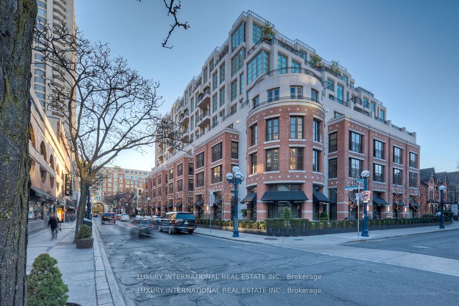 118 Yorkville Avenue 703