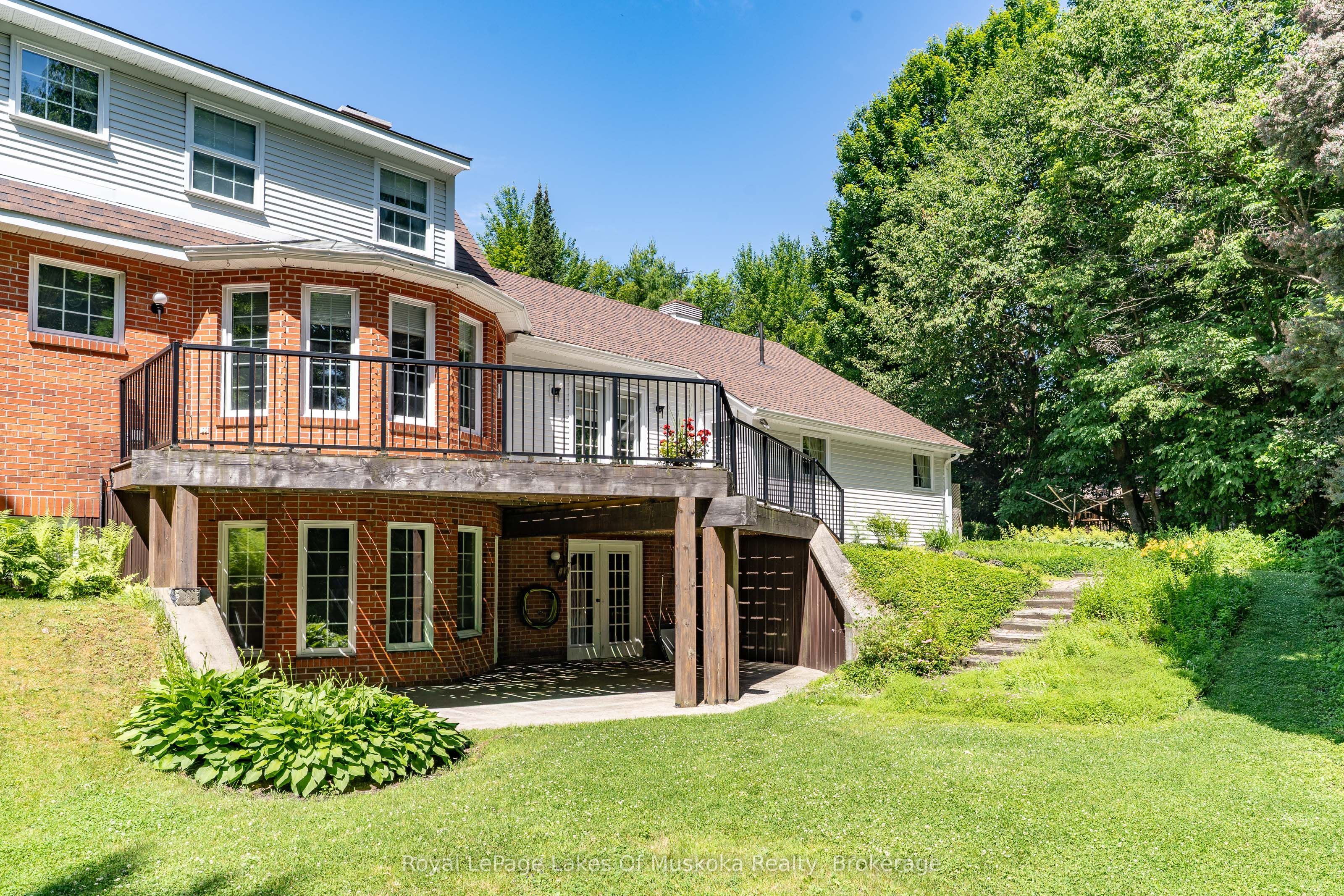 33 South Muskoka Drive