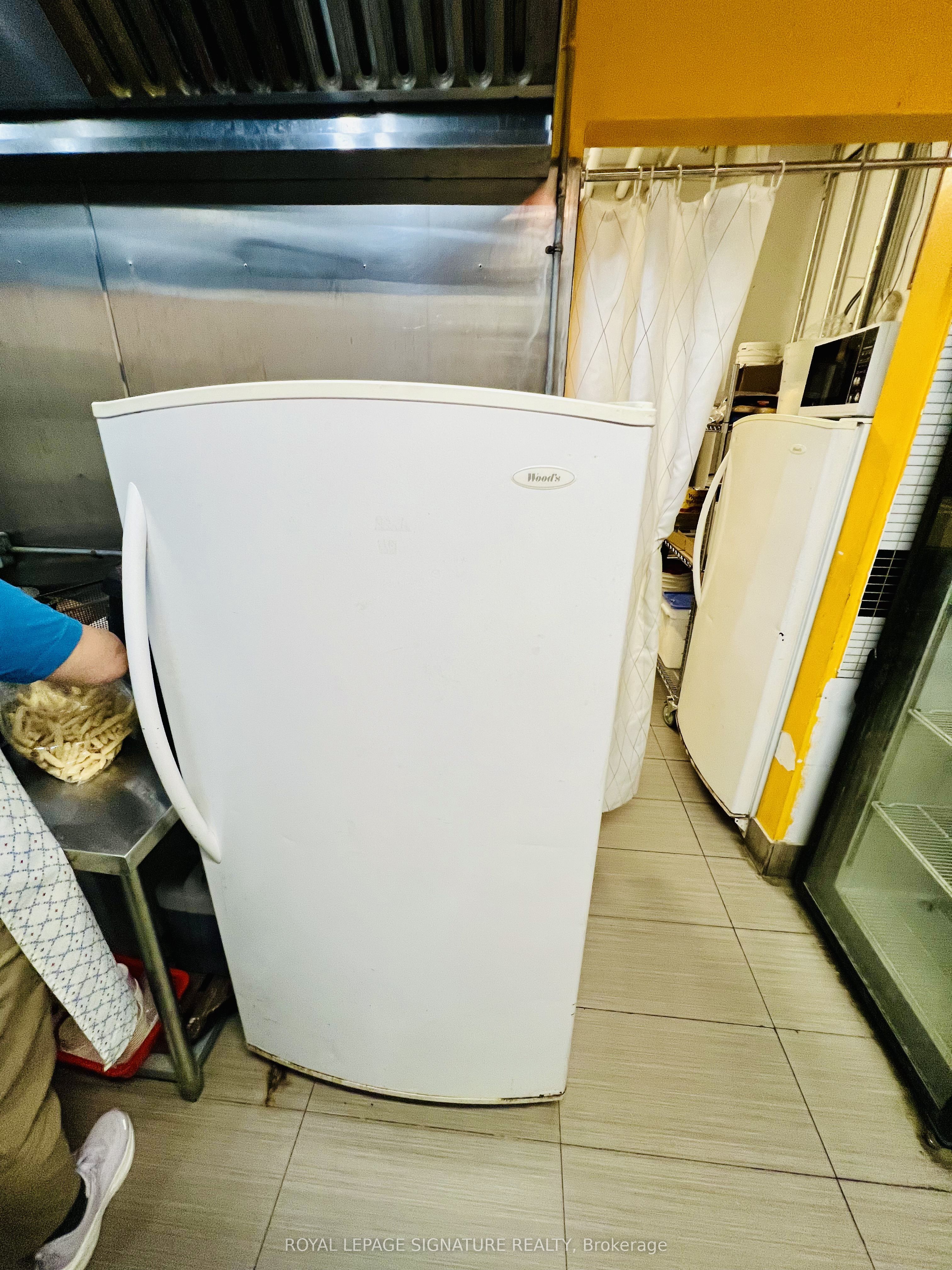 7181 Yonge Street 243