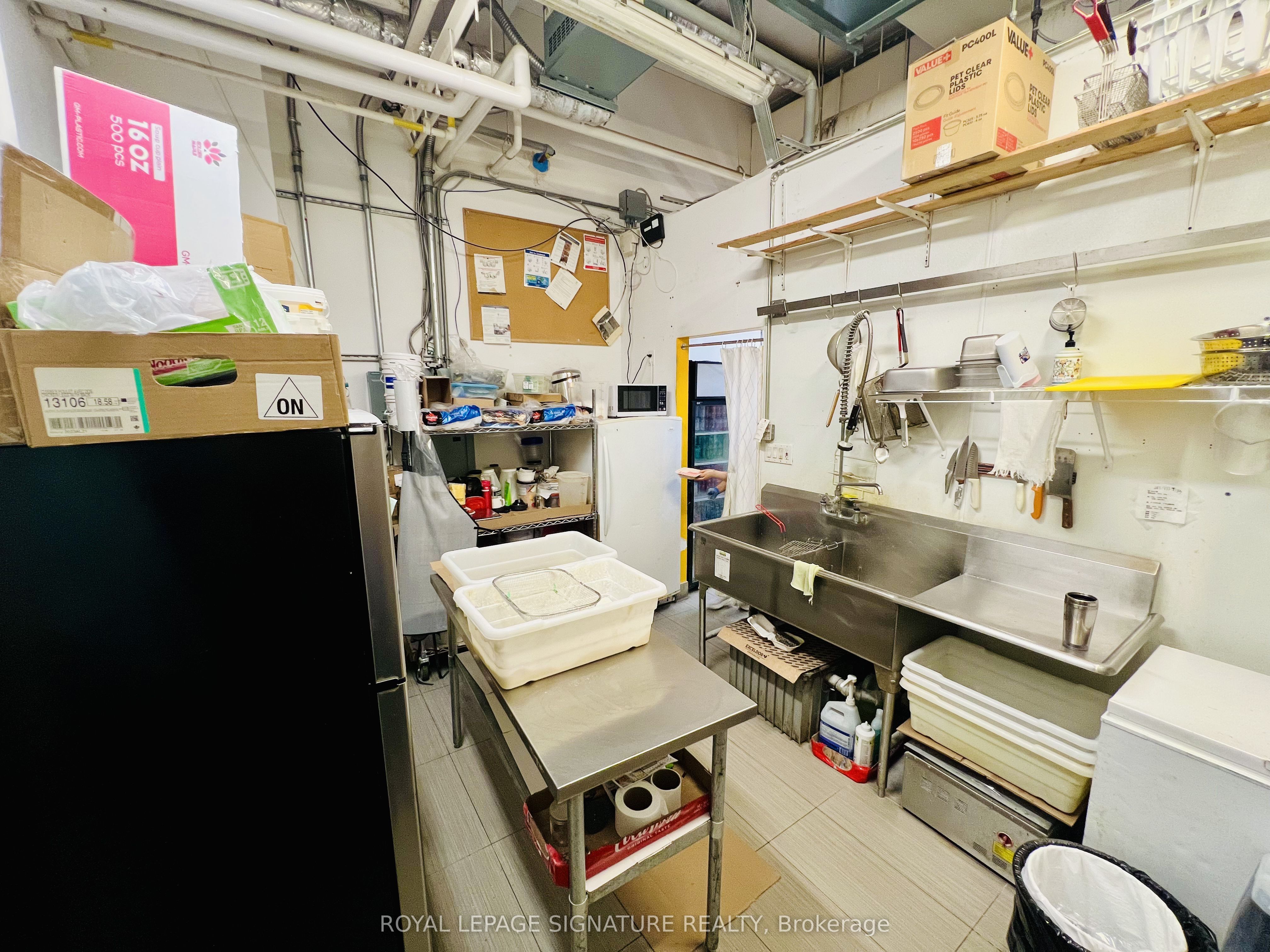 7181 Yonge Street 243