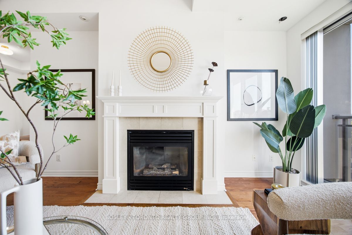 2662 Bloor Street W 1001