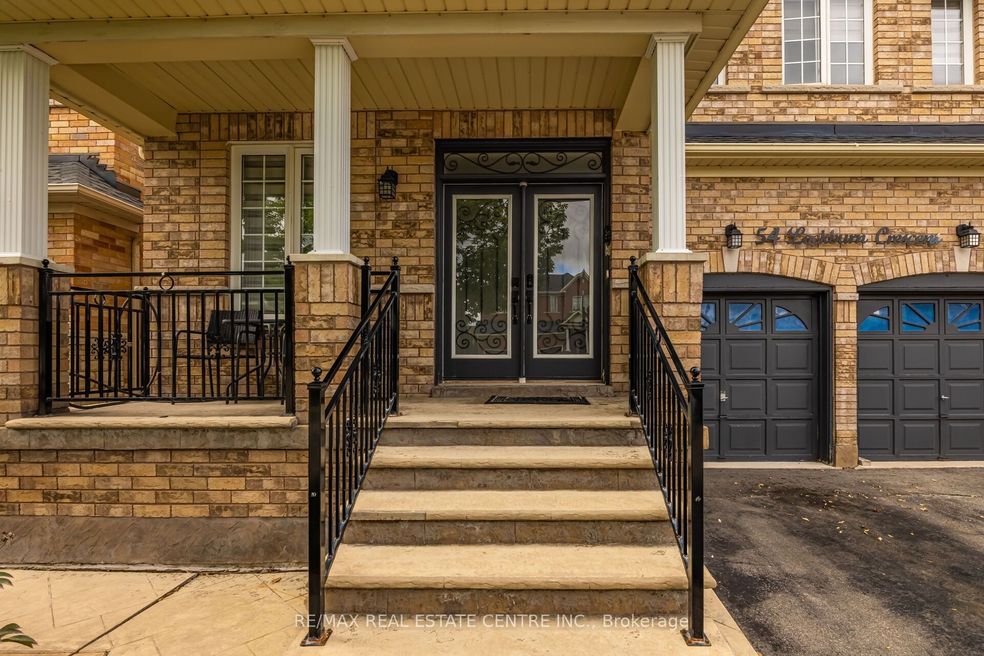 54 Lockburn Crescent