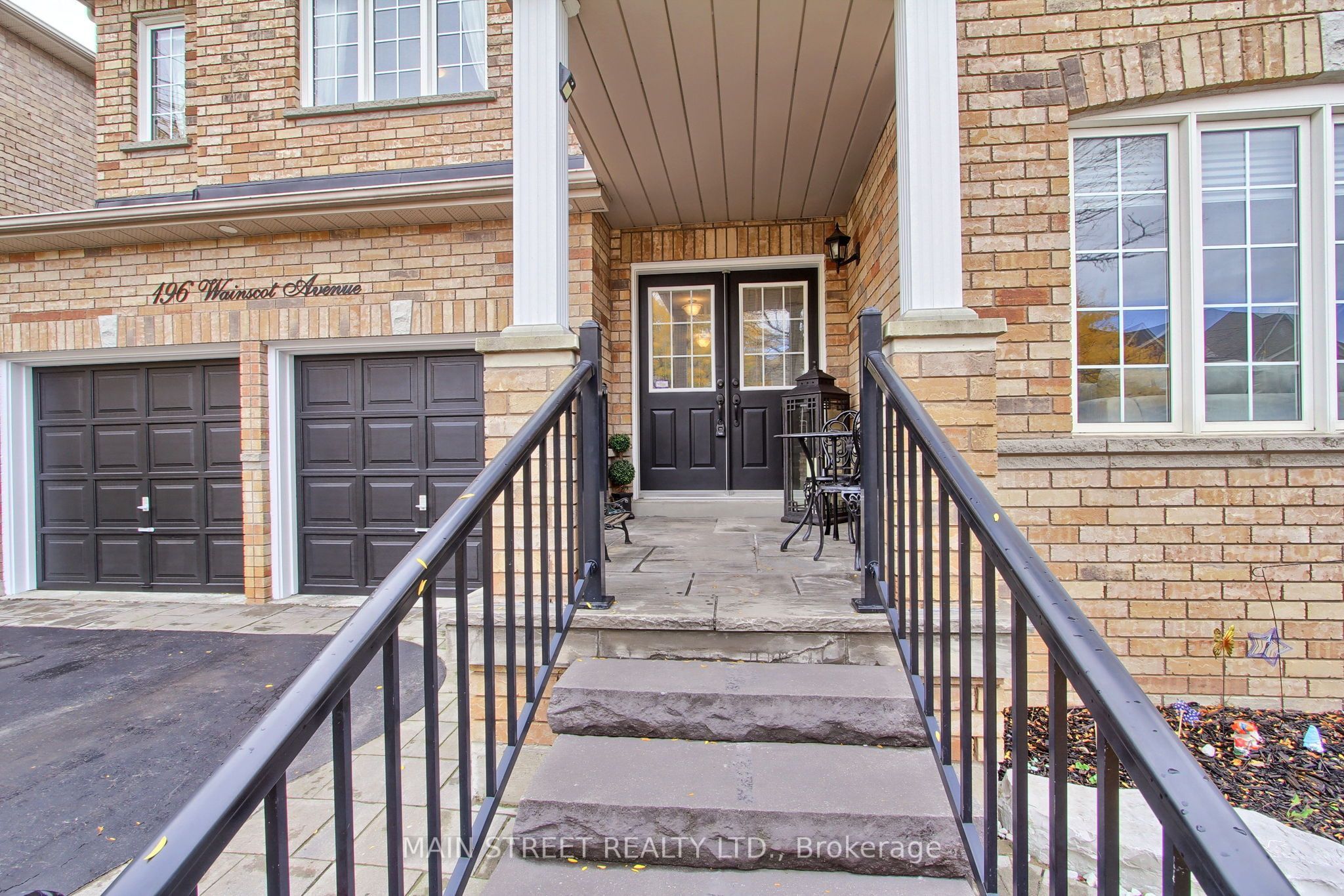 196 Wainscot Avenue