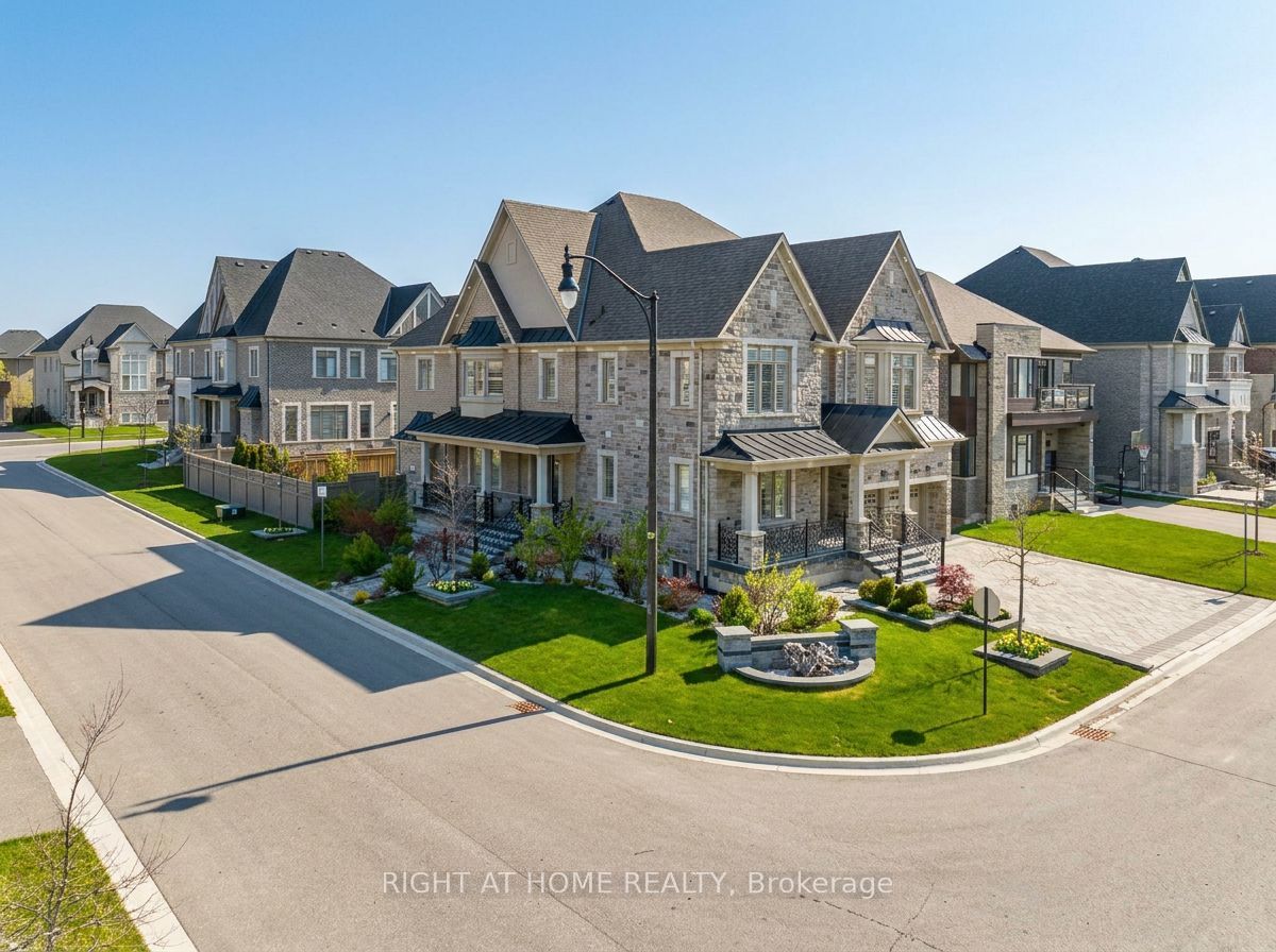 12 Hackwood Heights