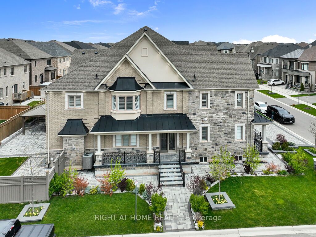 12 Hackwood Heights