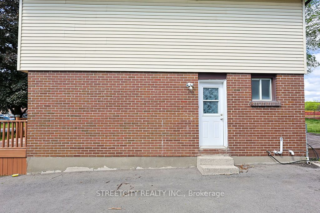 208 Admiral Drive