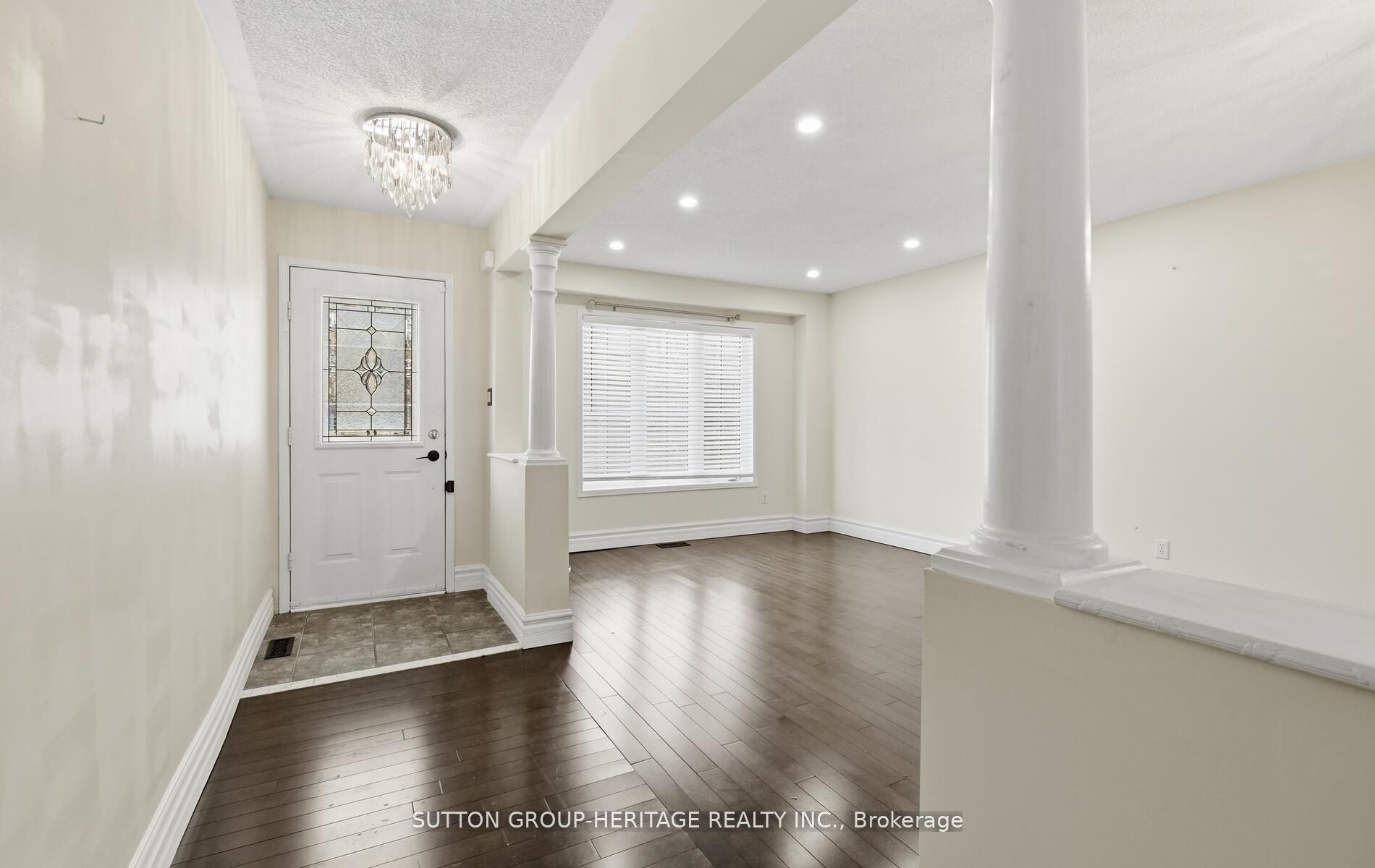 10 Greenhalf Drive